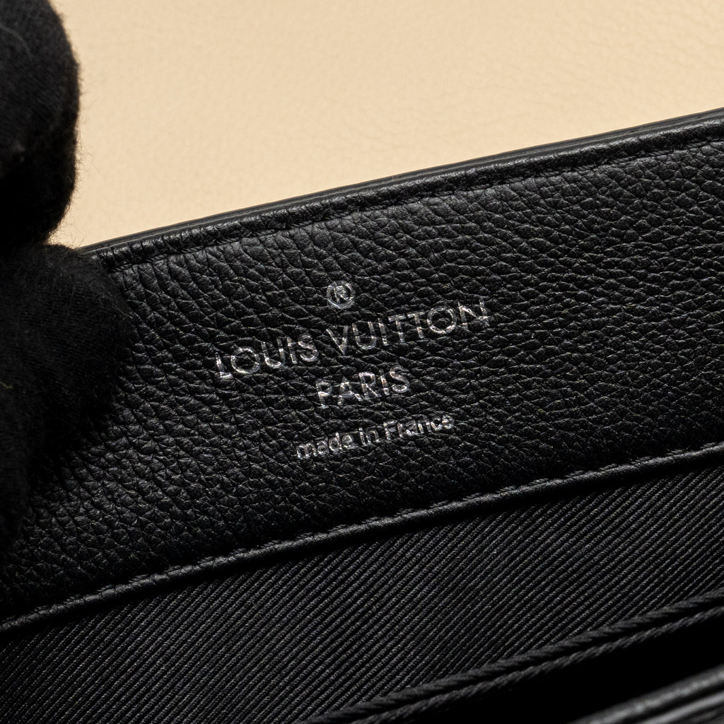 LOUIS VUITTON LOCK ME II CALFSKIN BLACK/VANILLA SHW