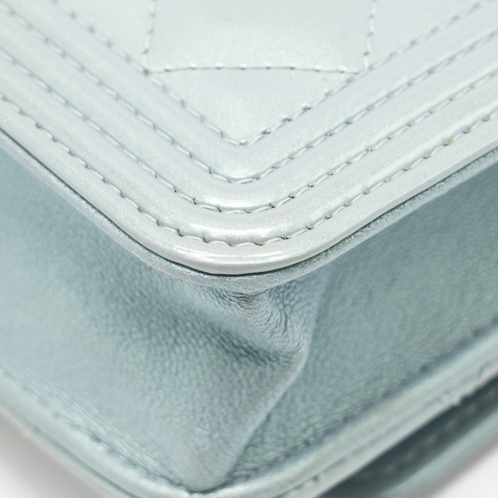 CHANEL BOY WALLET ON CHAIN PATENT CALFSKIN IRIDESCENT LIGHT BLUE LGHW
