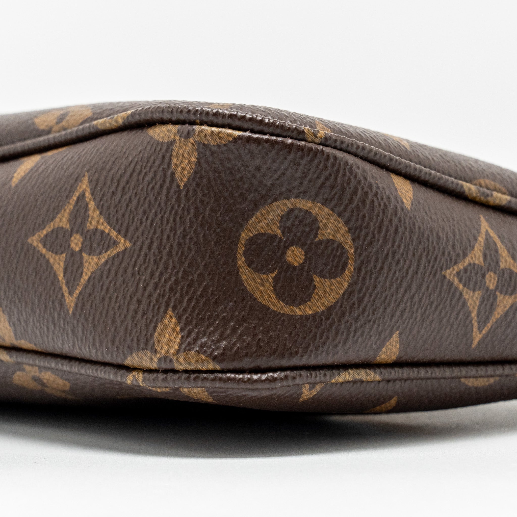 LOUIS VUITTON POCHETTE ACCESSORIES MONOGRAM CANVAS GHW