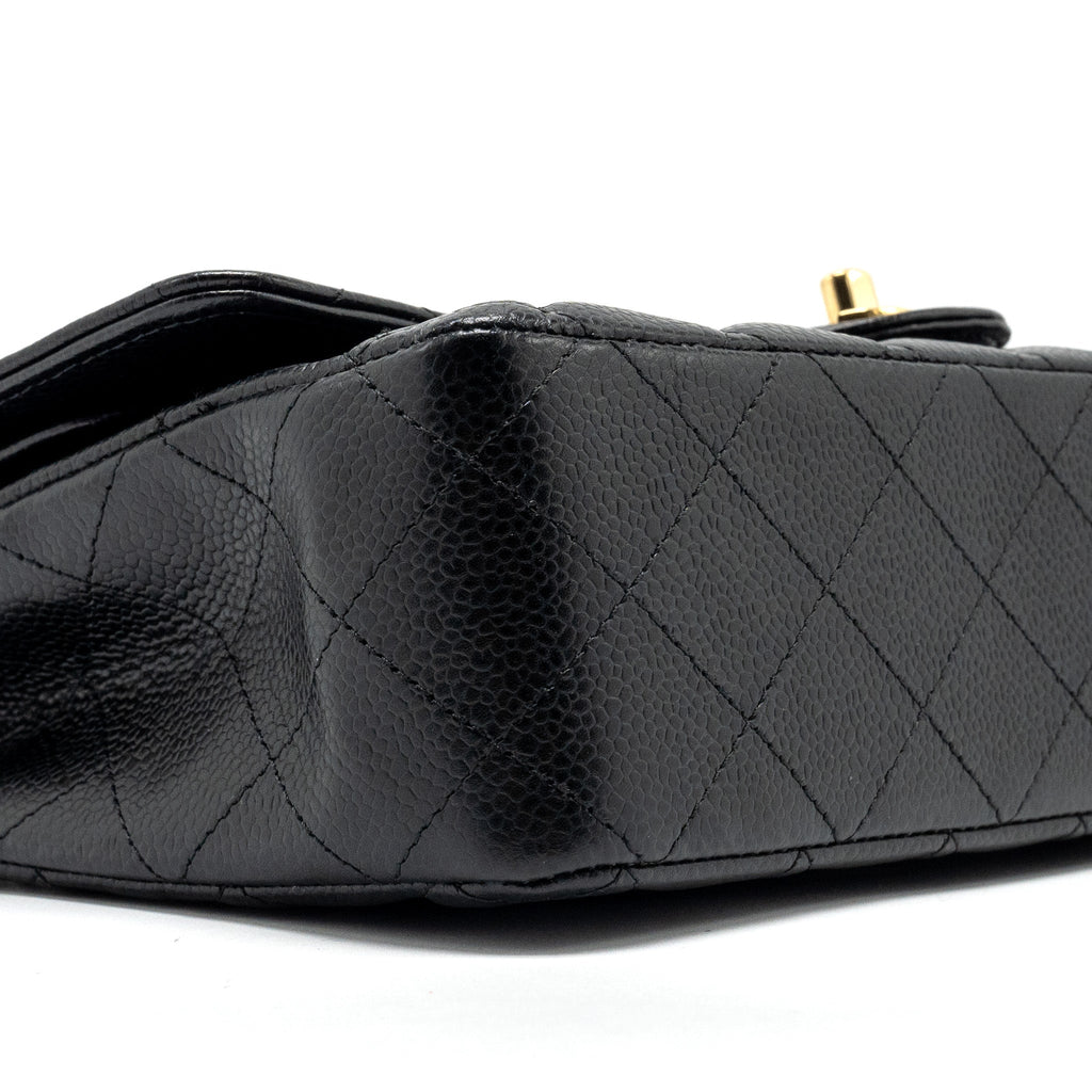CHANEL MEDIUM CLASSIC DOUBLE FLAP BAG CAVIAR BLACK GHW