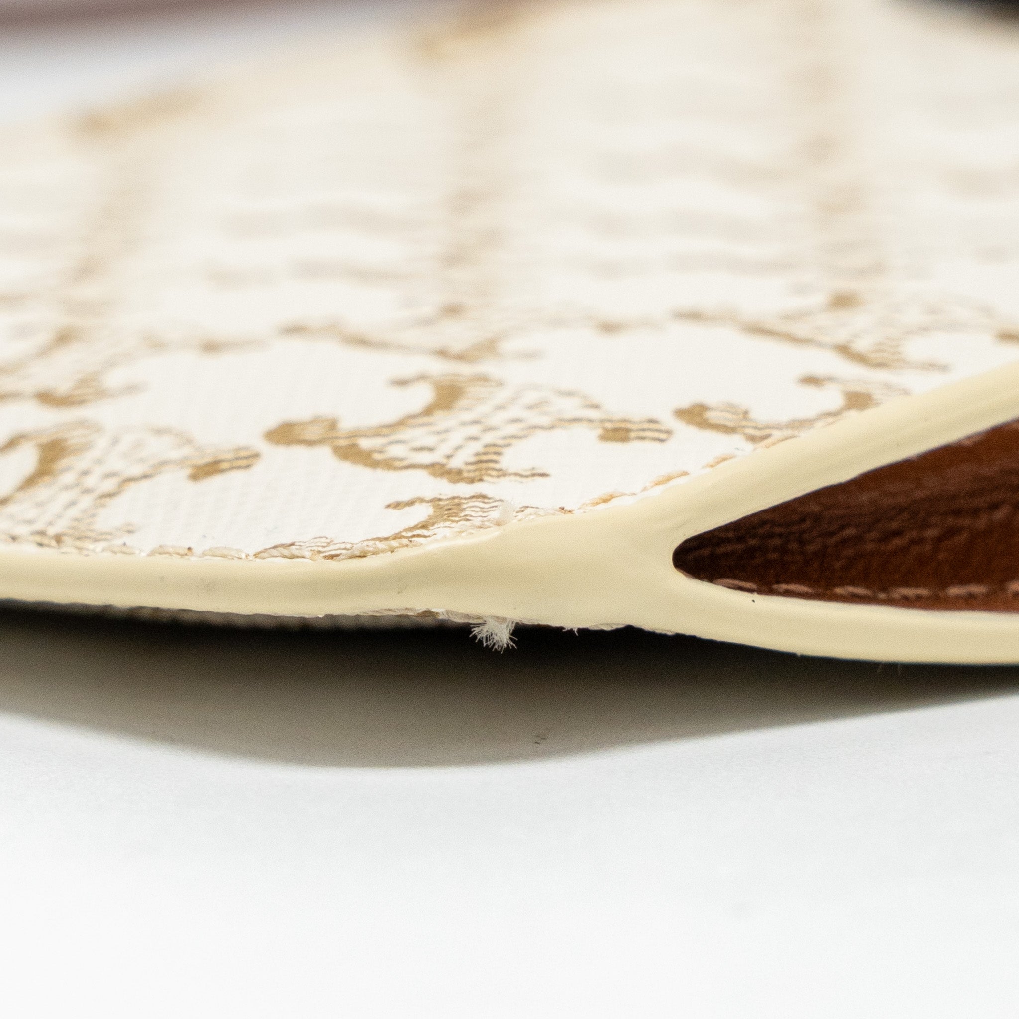 CELINE PHONE POUCH WITH FLAP TRIOMPHE CANVAS /LAMBSKIN WHITE/TAN