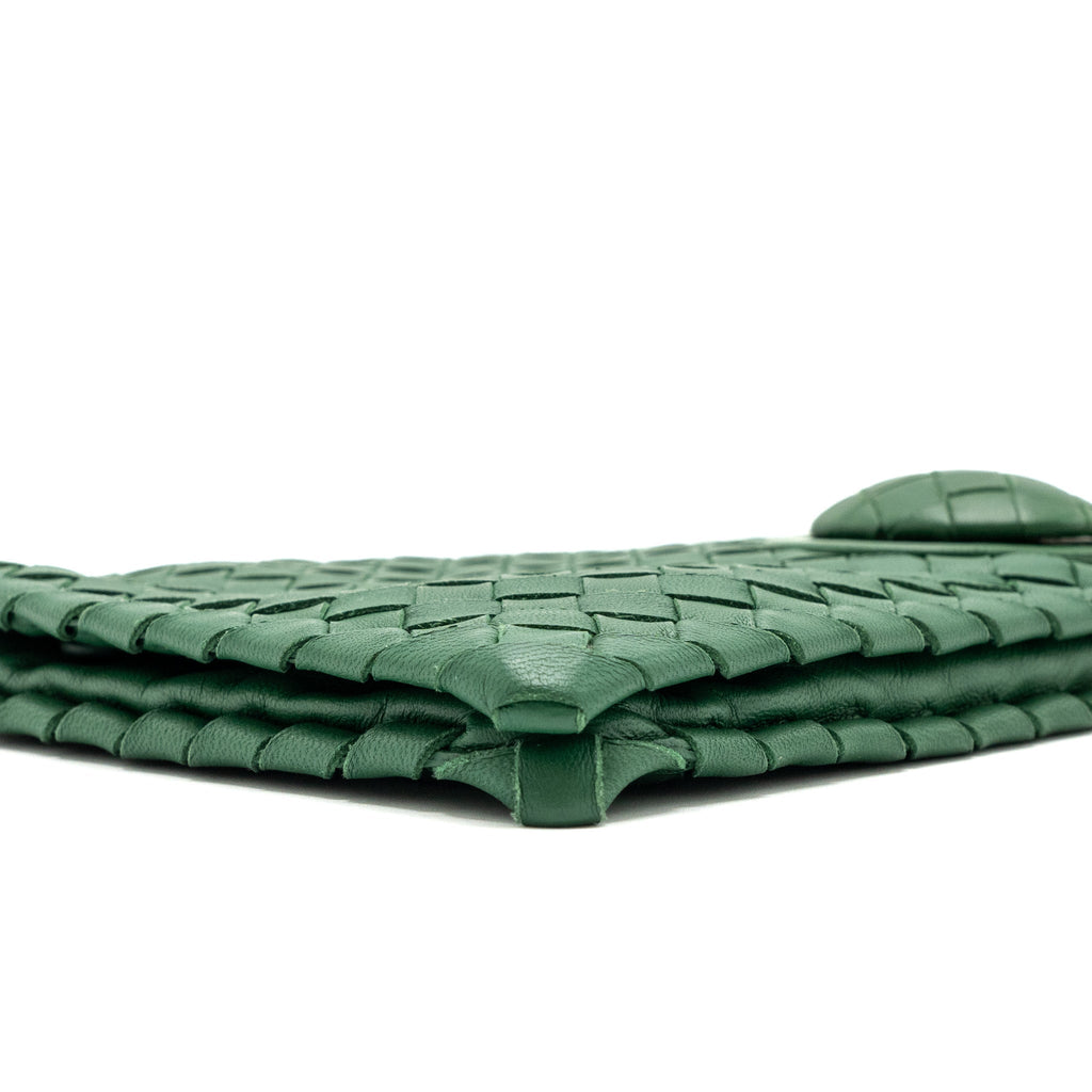 BOTTEGA VENETA CLUTCH NAPPA GREEN BLACK HARDWARE