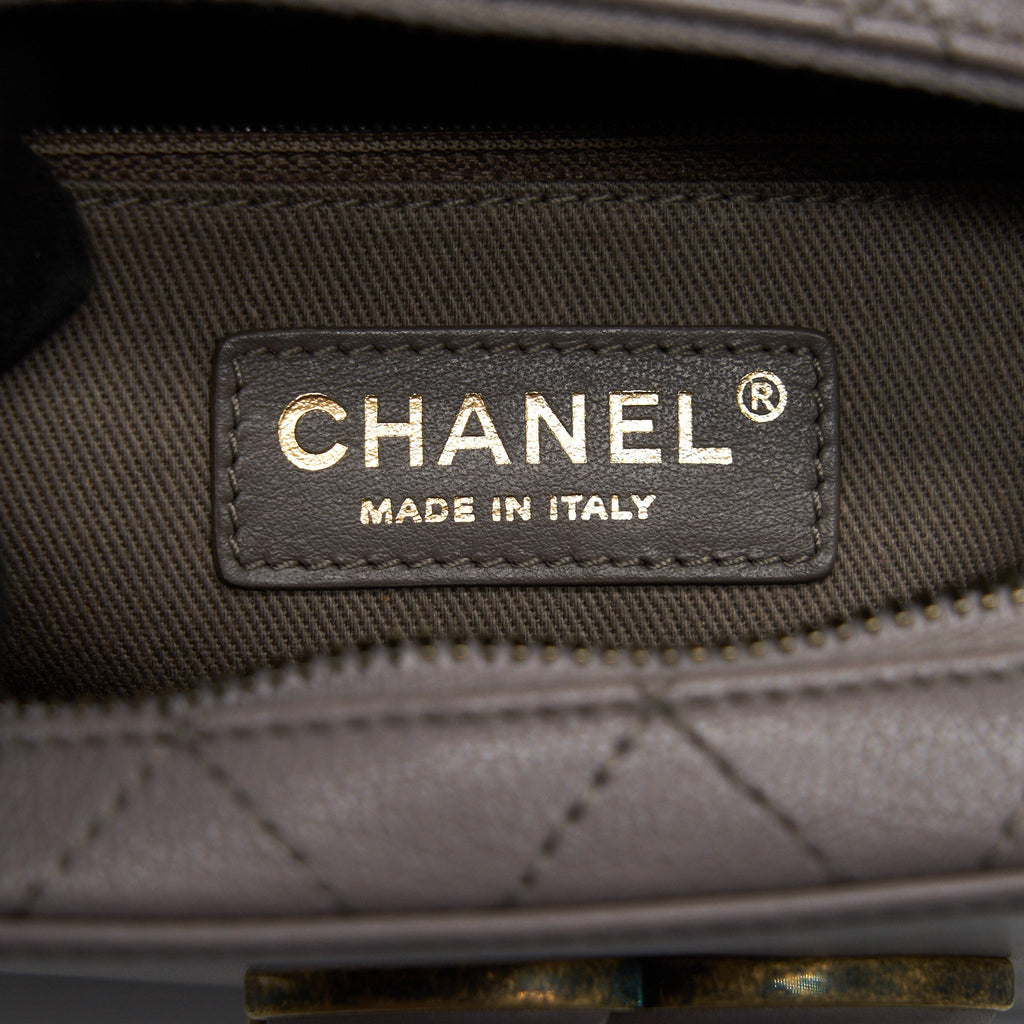 CHANEL CC LOGO VANITY WITH HANDLE AND CHAIN GREY WITH GHW