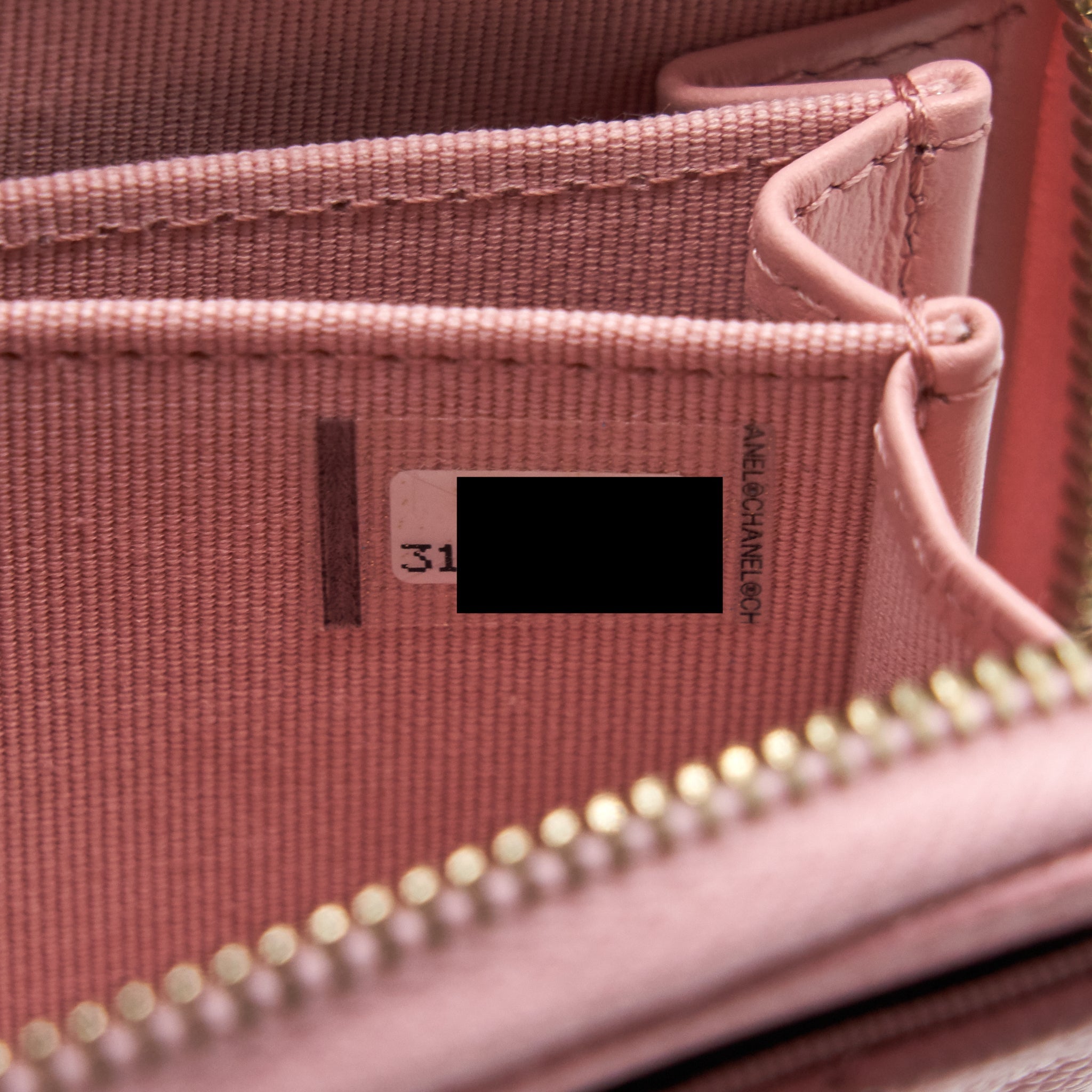 CHANEL 22C ZIP CARDHOLDER PINK CAVIAR LGHW