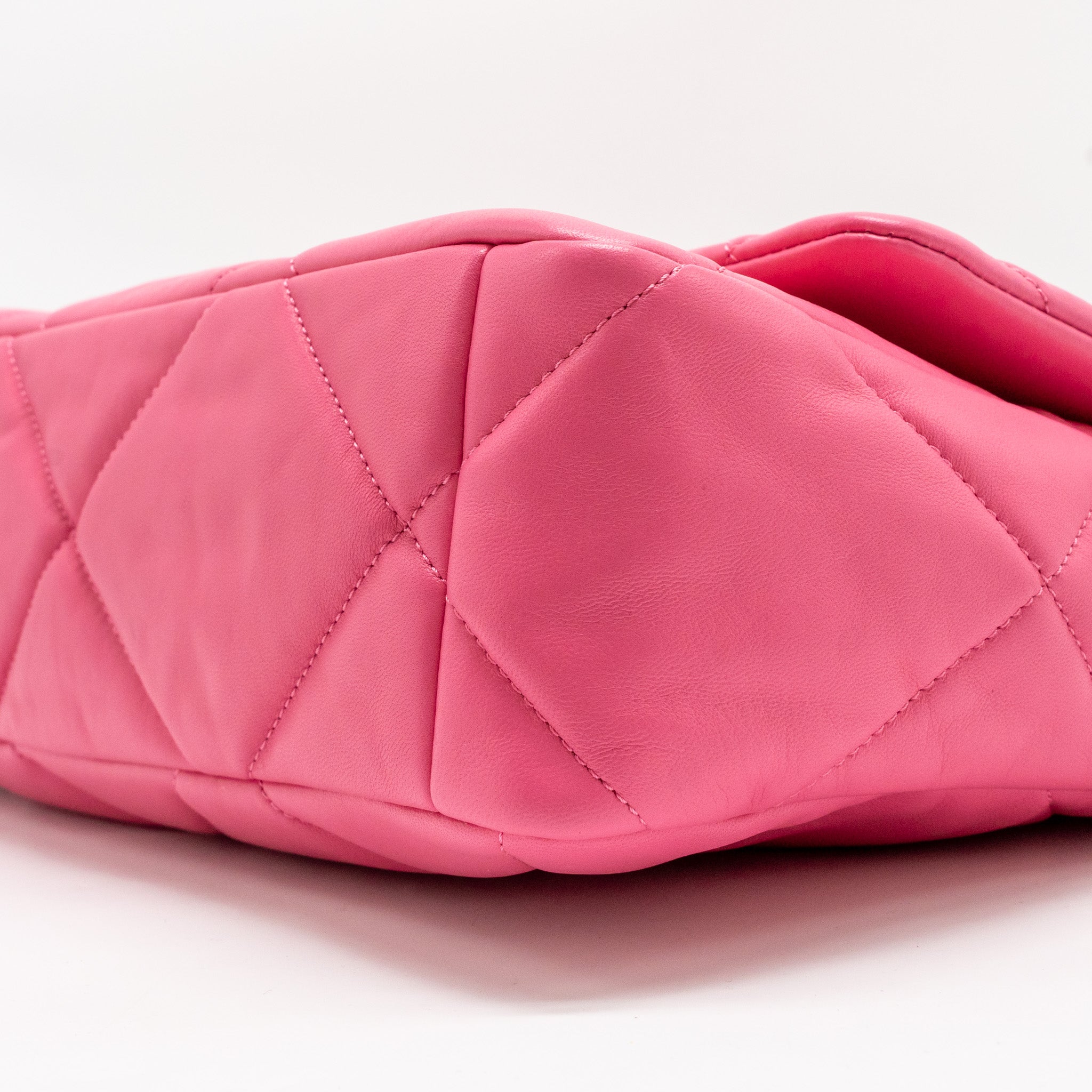 CHANEL LARGE 19 BAG LAMBSKIN PINK MULTICOLOUR HARDWARE (MICROCHIP)
