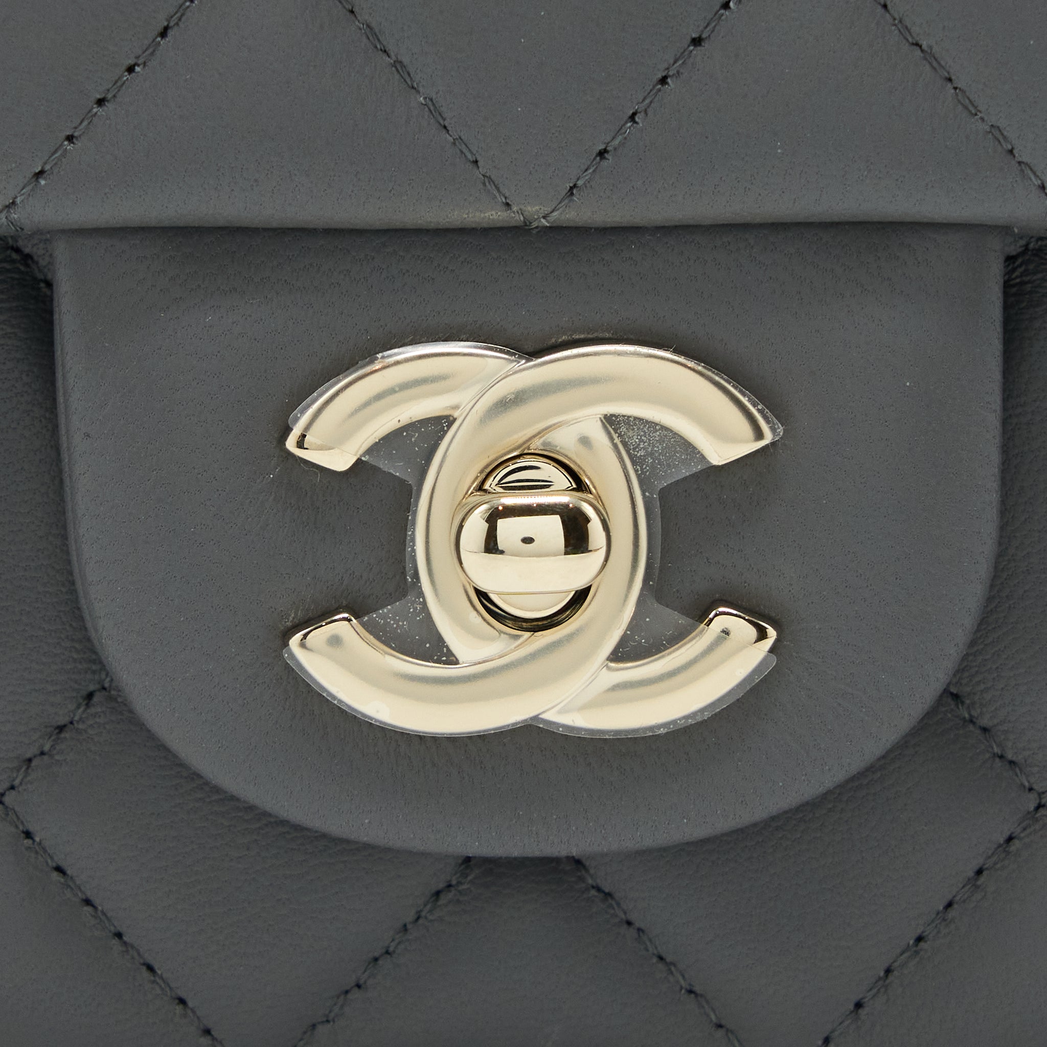 CHANEL 22A MINI RECTANGULAR LAMBSKIN GREY LGHW(MICROCHIP)
