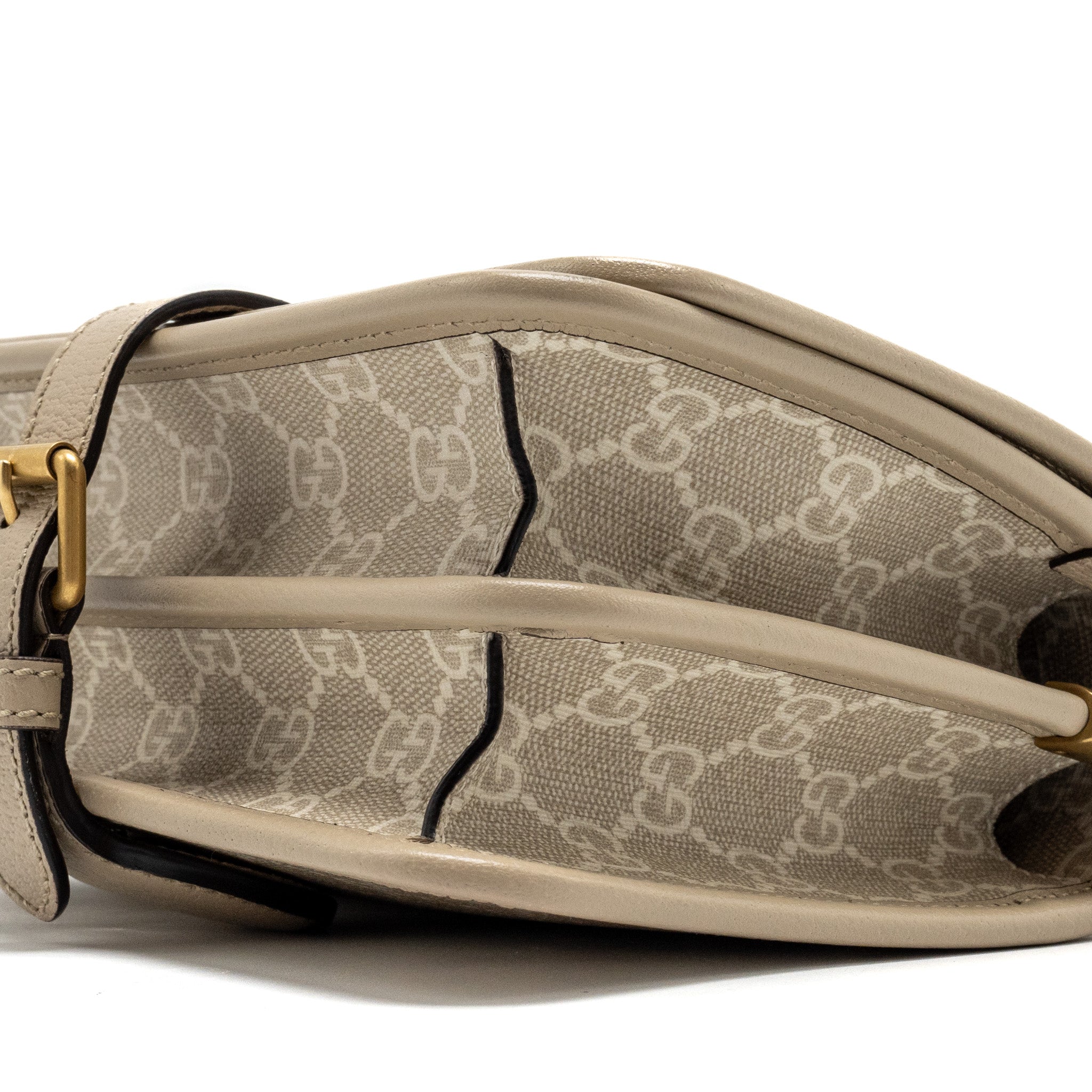 GUCCI INTERLOCK GG LOGO CROSSBODY MESSANGER BAG CANVAS/ CALFSKIN LIGHT GREY GHW