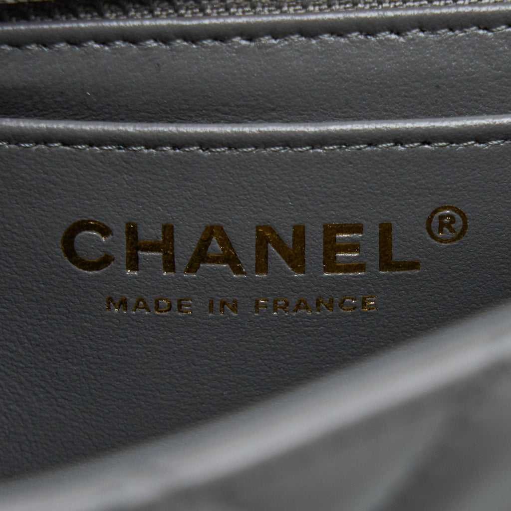 CHANEL 22A MINI RECTANGULAR LAMBSKIN GREY LGHW(MICROCHIP)