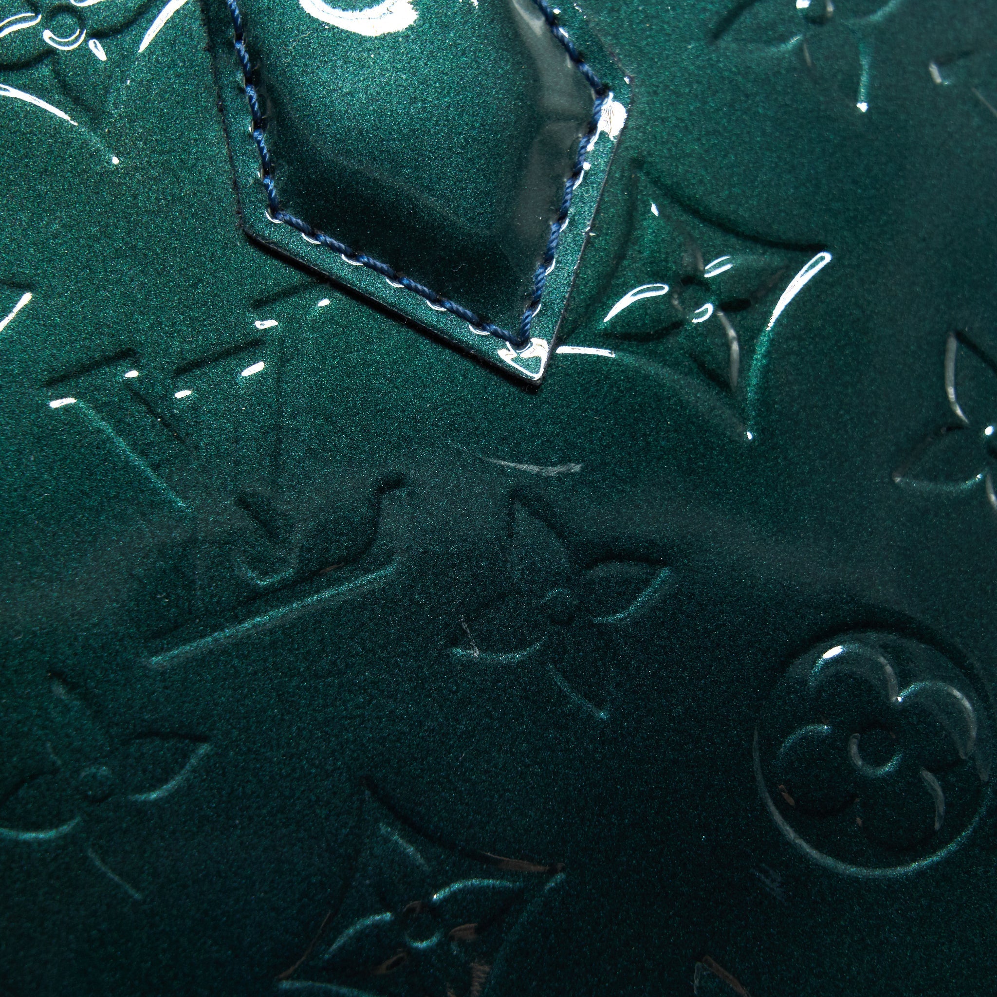 LOUIS VUITTON ALMA PM IN PATENT FORREST GREEN
