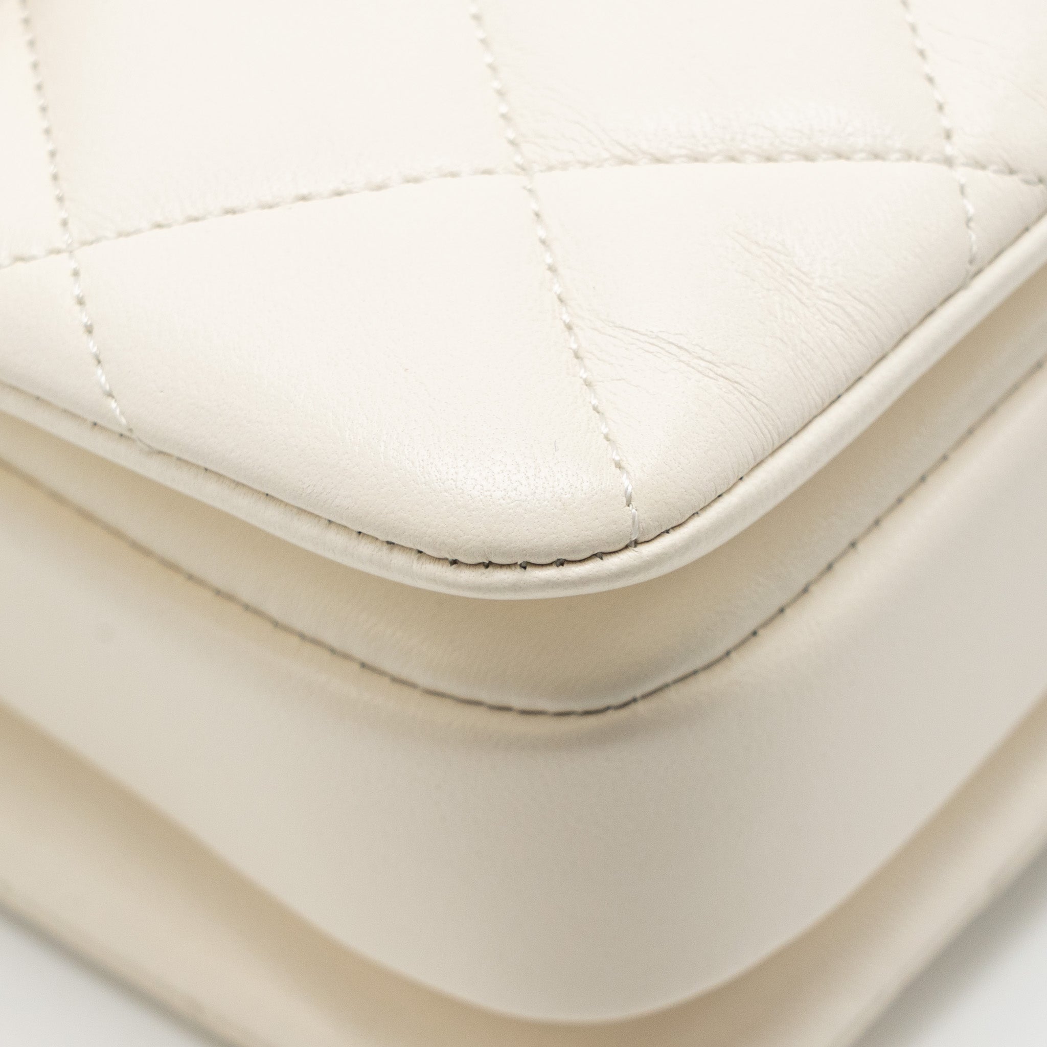 CHANEL TOP HANDLE TRENDY CC FLAP BAG LAMBSKIN WHITE RGHW (MICROCHIP)