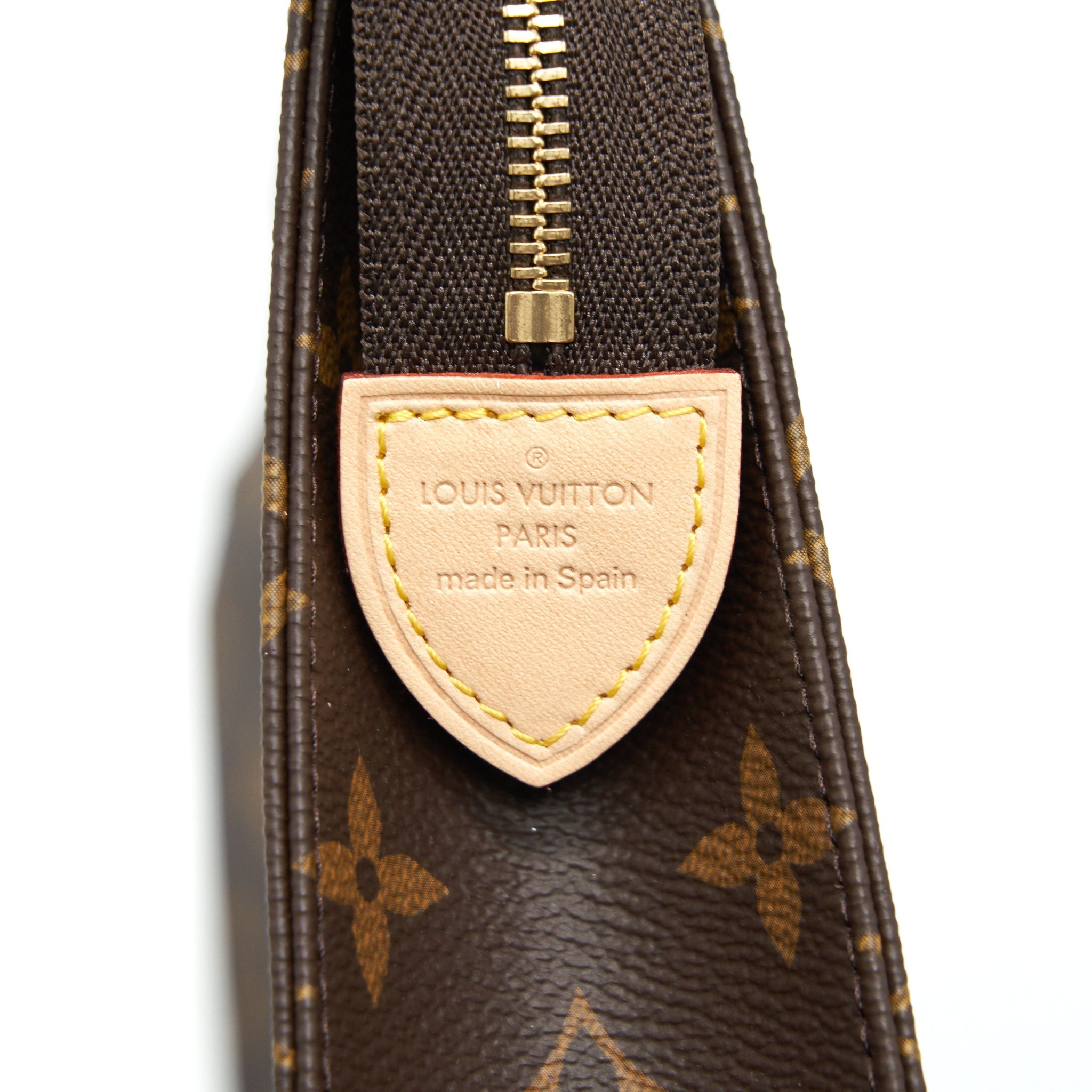 LOUIS VUITTON TOILETRY POUCH SIZE 26 IN MONOGRAM