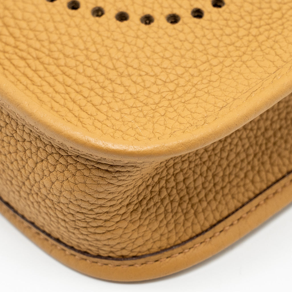 HERMES MINI EVELYNE CLEMENCE BISCUIT / CAMEL GHW