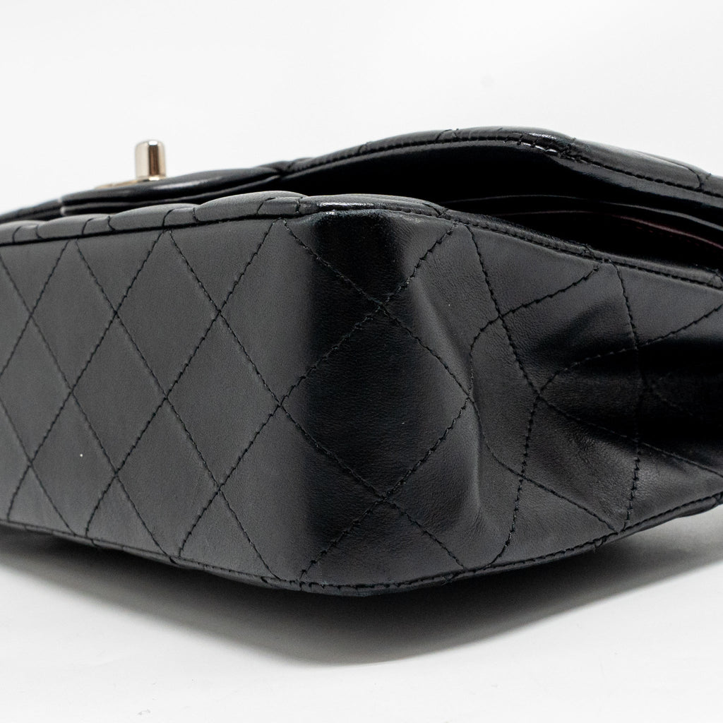 CHANEL MEDIUM CLASSIC DOUBLE FLAP BAG LAMBSKIN BLACK SHW