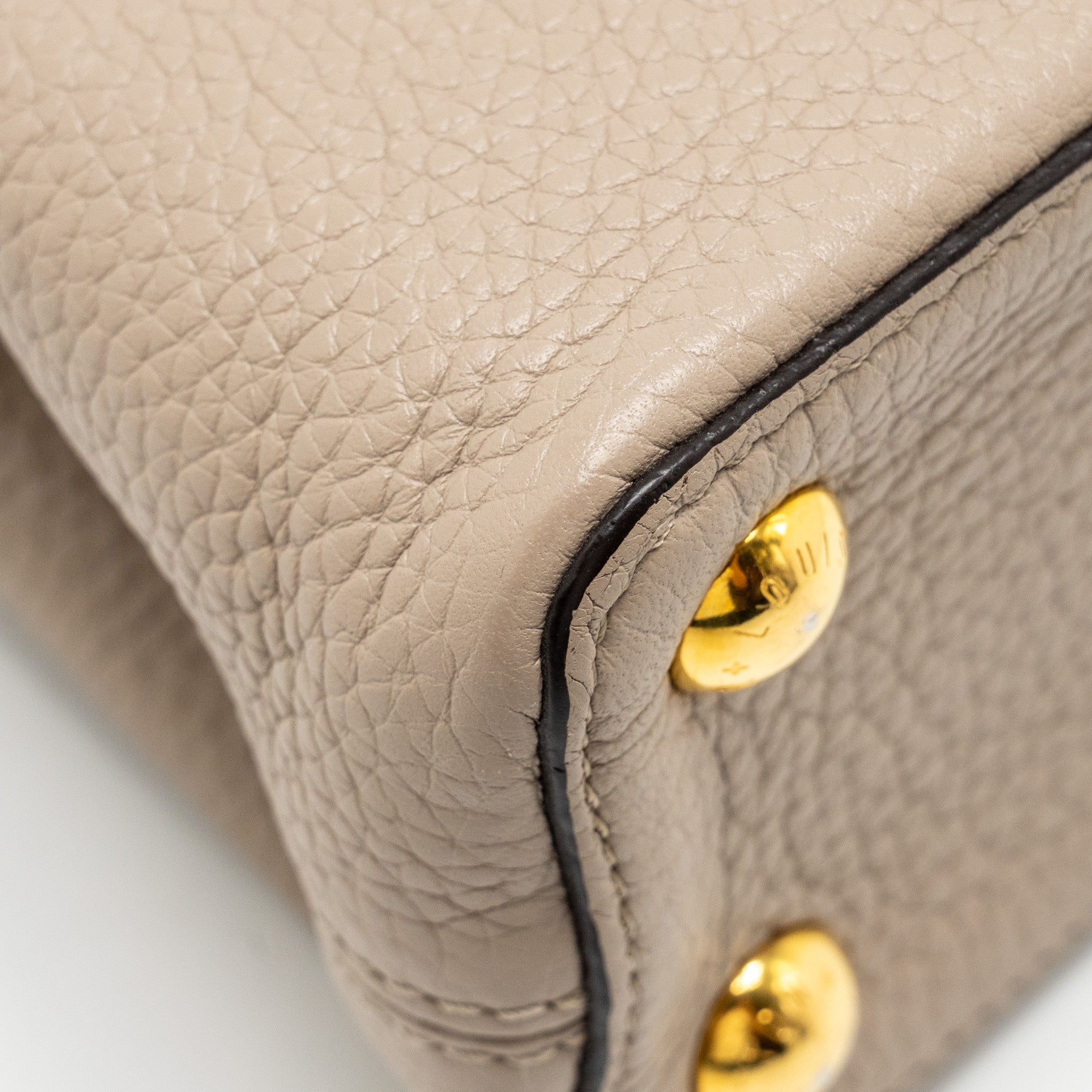LOUIS VUITTON CAPUCINES BB TAURILLON LIGHT GREY GHW