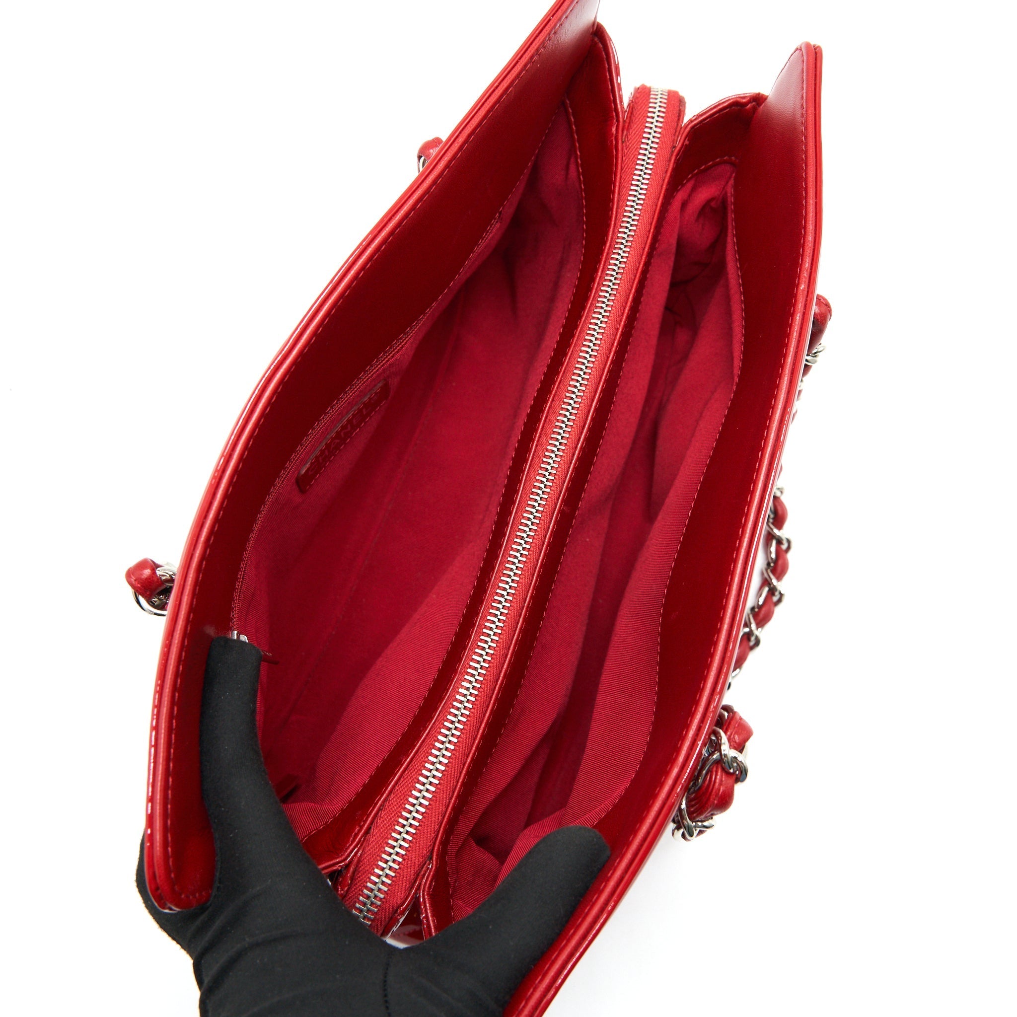 CHANEL PATENT LEATHER TOTE BAG WITH CHAIN IN RED SHW