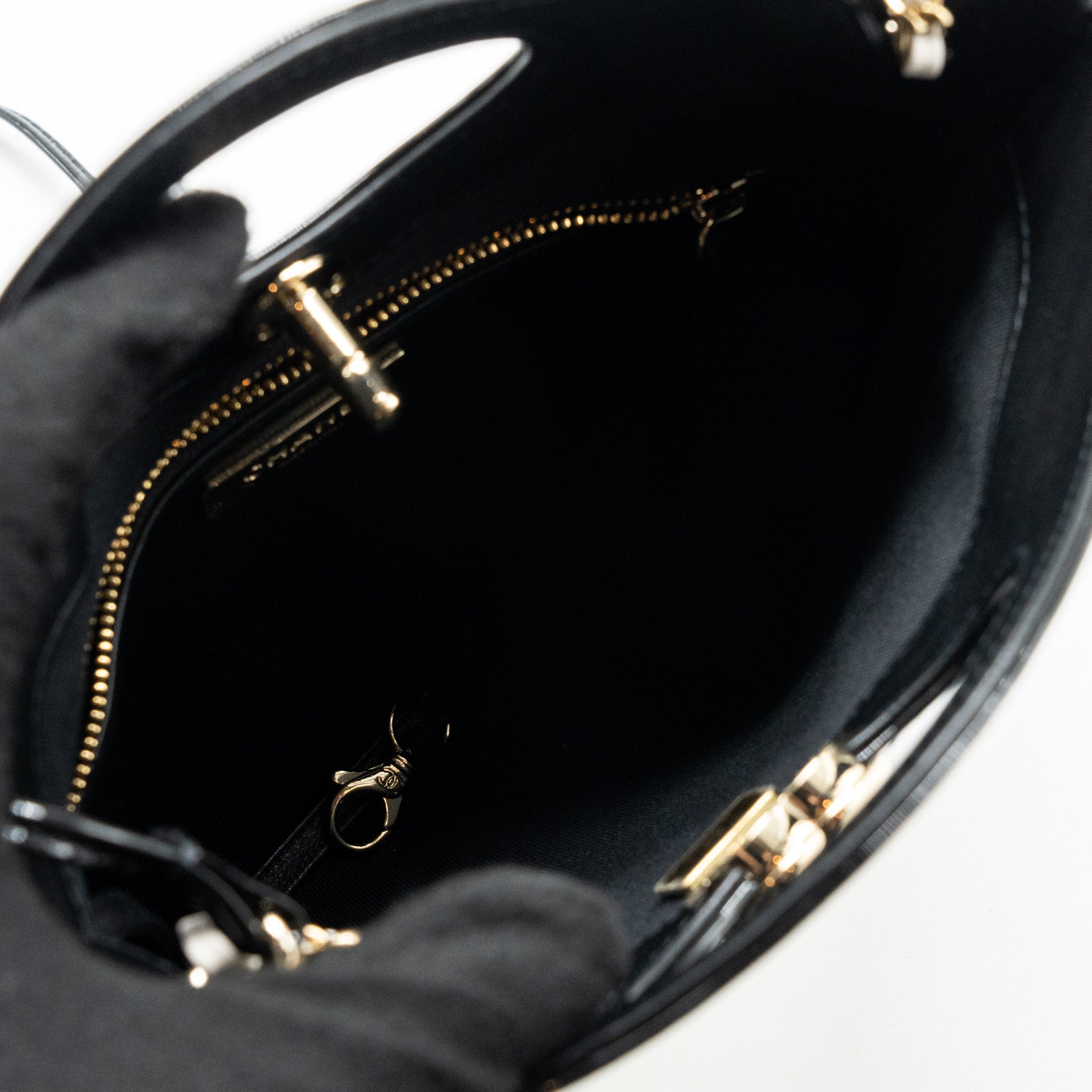 CHANEL MINI 31 BAG PATENT BLACK/WHITE LGHW (MICROCHIP)