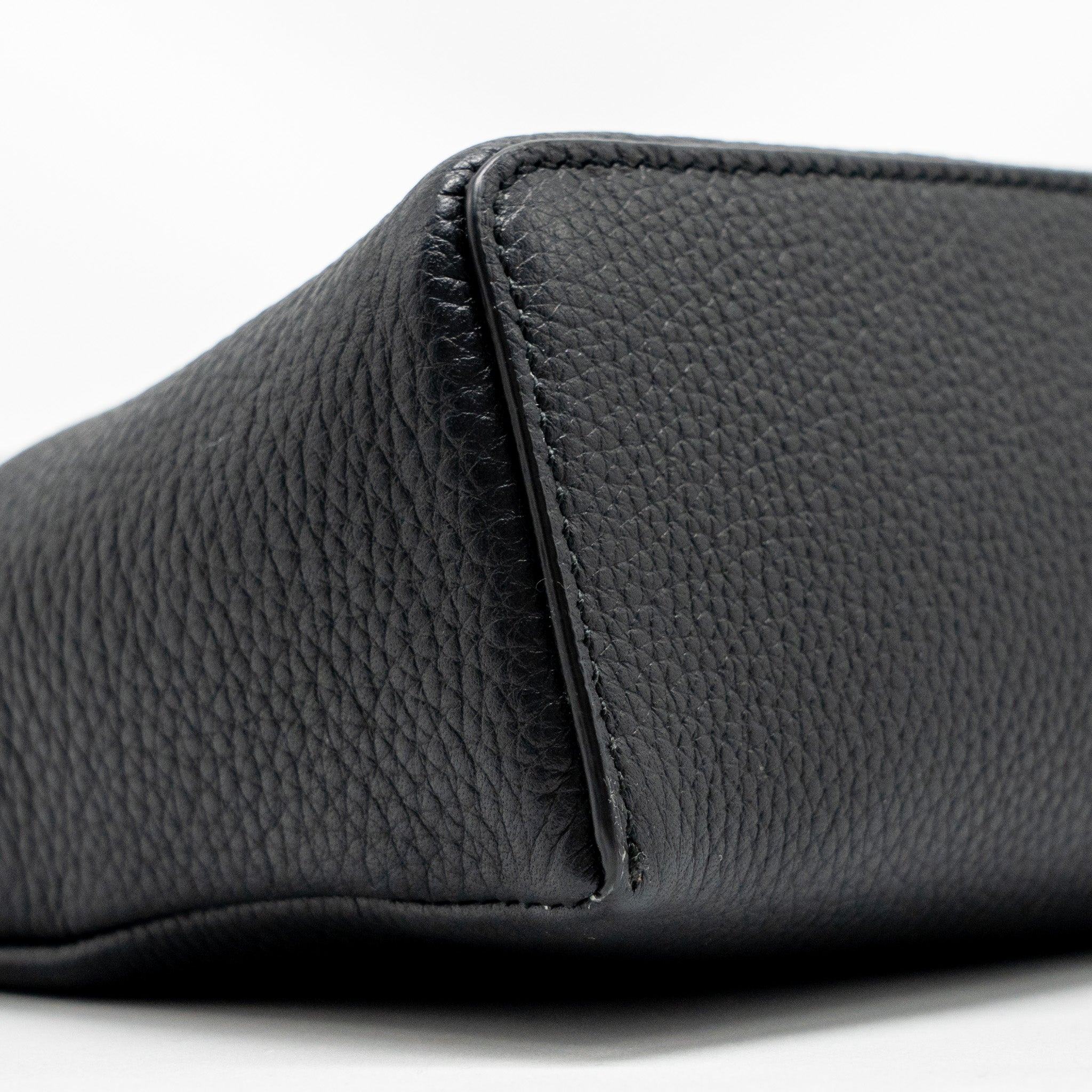LORO PIANA EXTRA POCKET L19 GRAINED CALFSKIN BLACK SHW