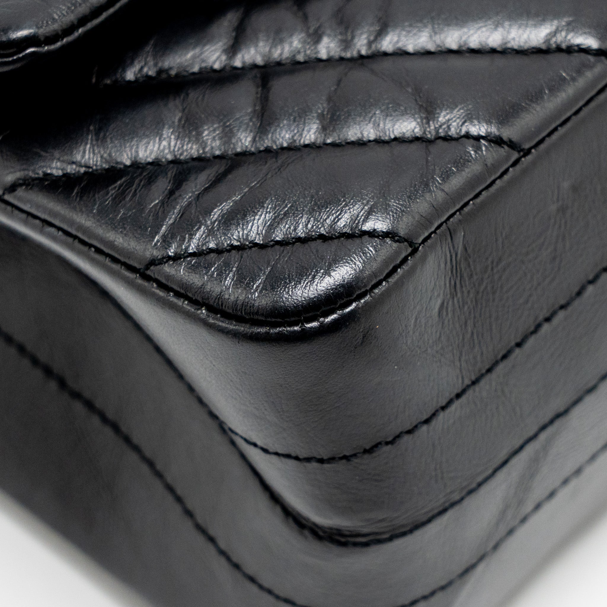CHANEL SMALL 2.55 REISSUE DOUBLE FLAP BAG CHEVRON AGED CALFSKIN SO BLACK