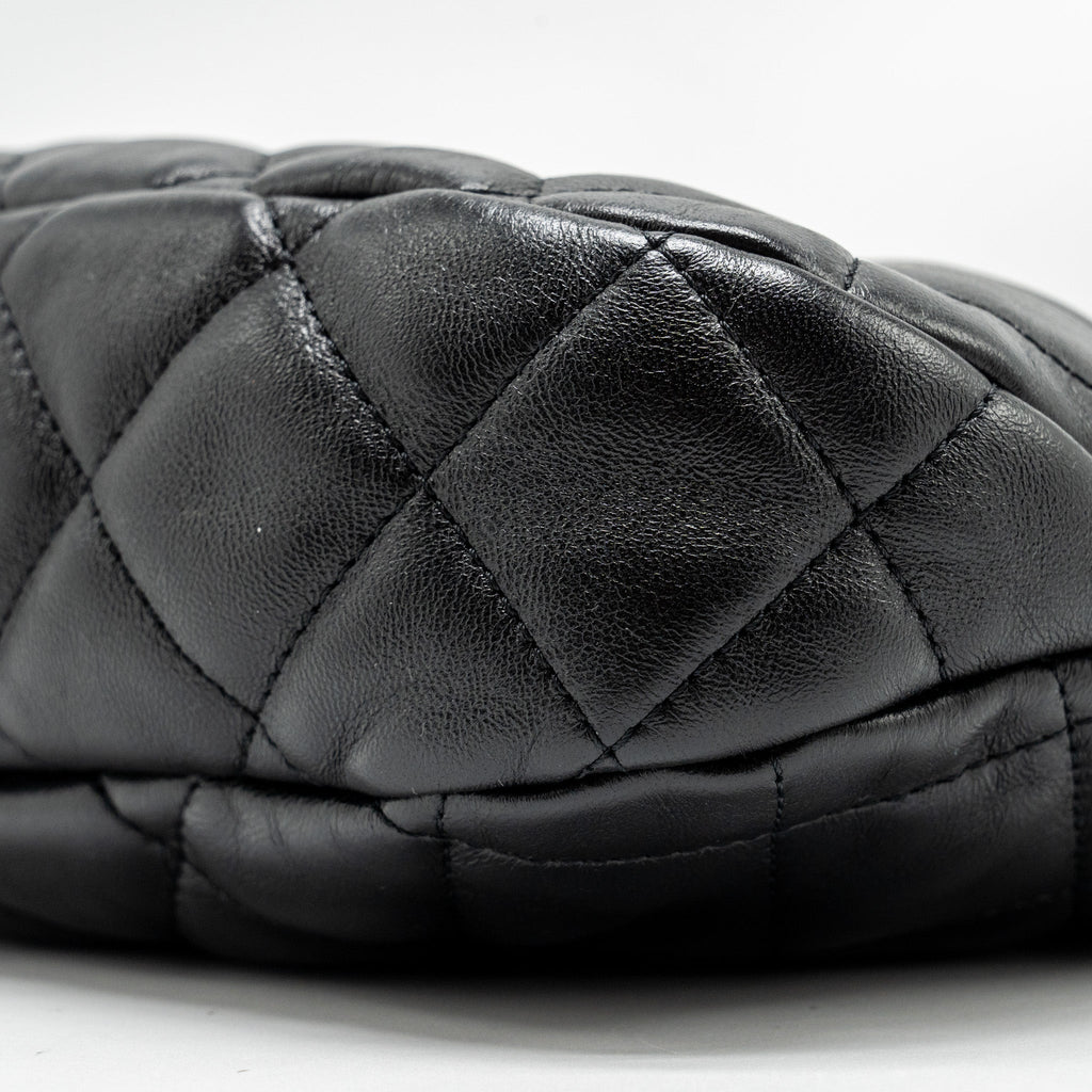 CHANEL 22K HOBO SHOULDER BAG LAMBSKIN BLACK GHW (MICROCHIP)