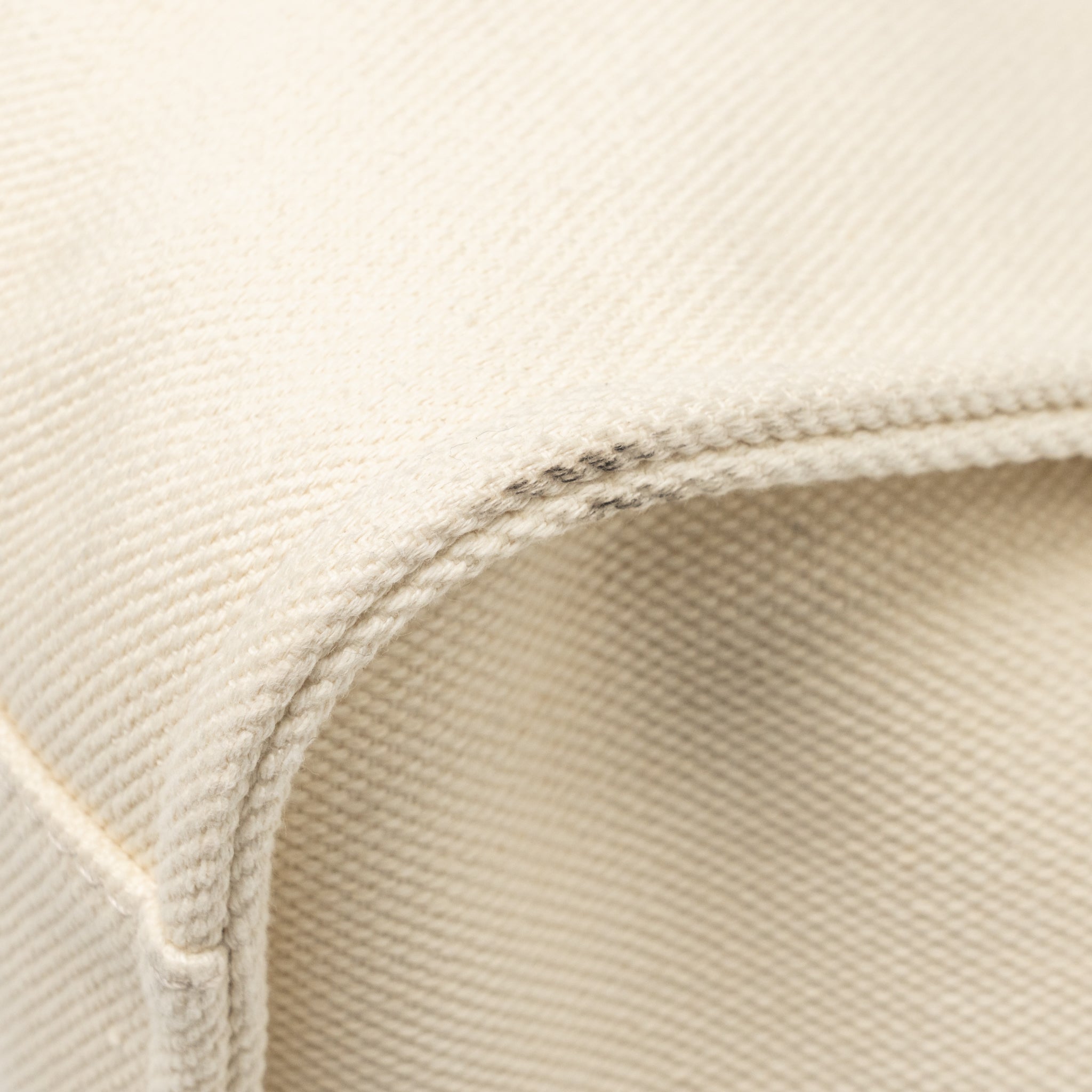 CHANEL DEAUVILLE TOTE BAG WITH PEARL LOGO FABRIC/LEATHER CREAMY WHITE/BEIGE LGHW