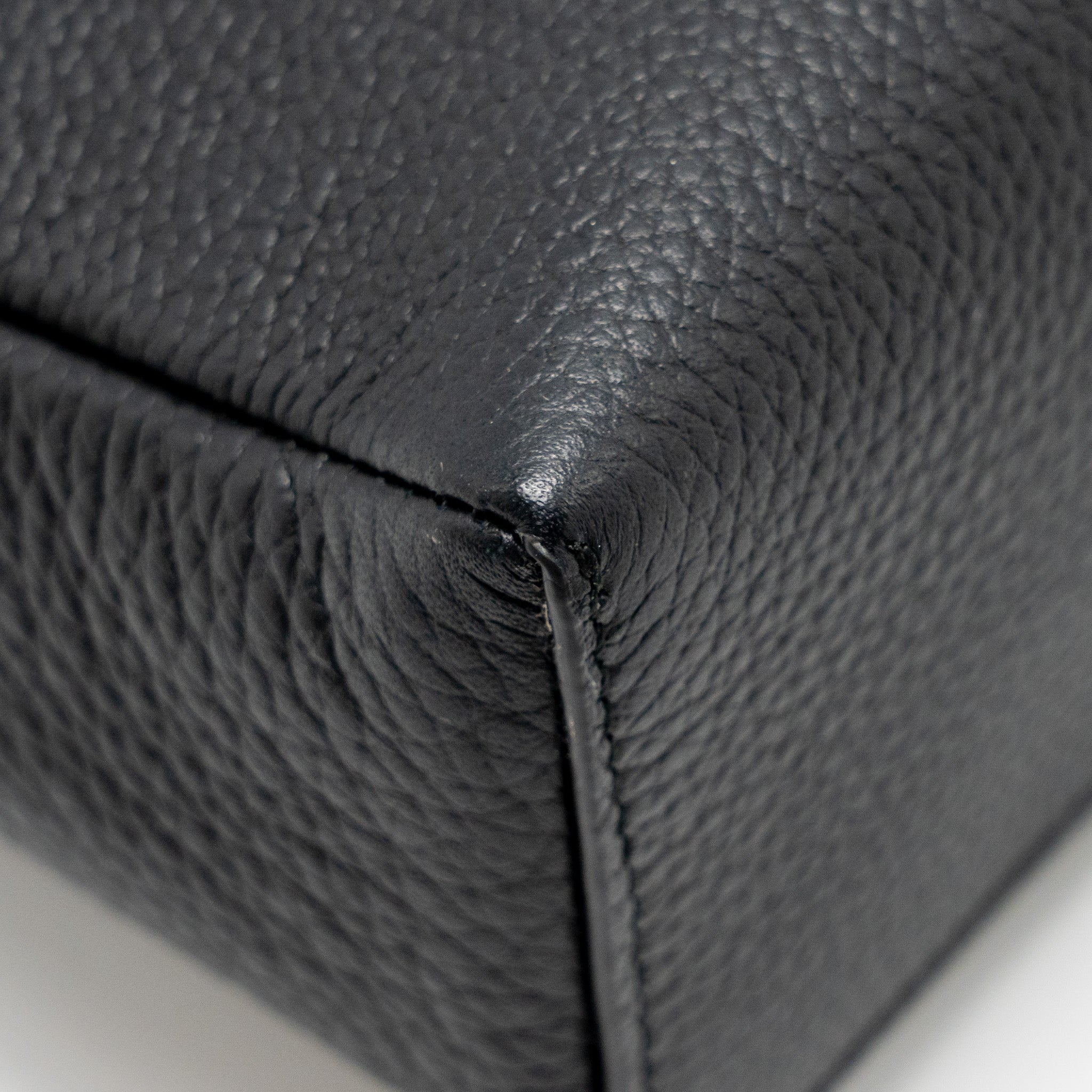 LORO PIANA EXTRA POCKET L19 GRAINED CALFSKIN BLACK SHW