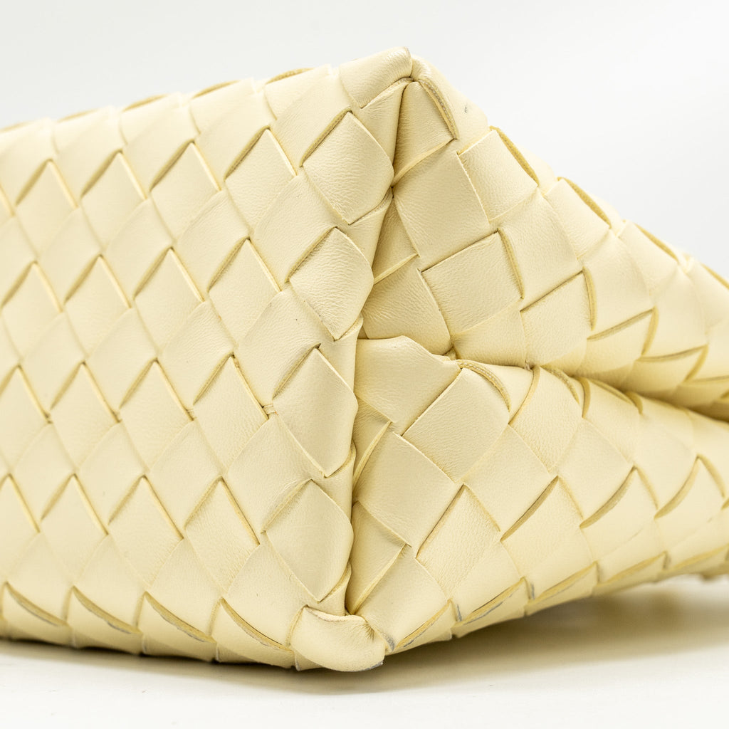 BOTTEGA VENETA SMALL ANDIAMO BAG LAMBSKIN LIGHT YELLOW GHW