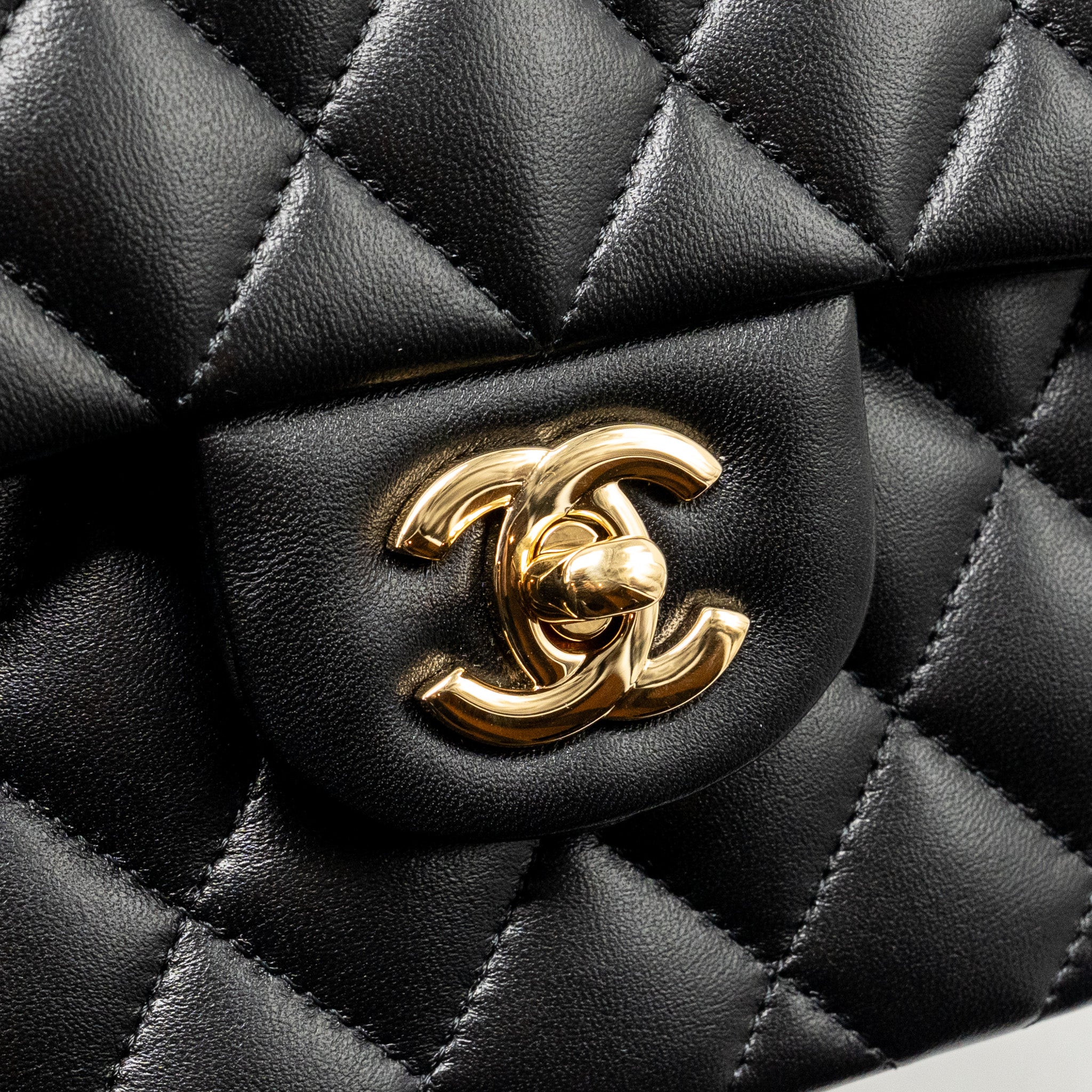 CHANEL SMALL CLASSIC DOUBLE FLAP BAG LAMBSKIN BLACK LGHW (MICROCHIP)