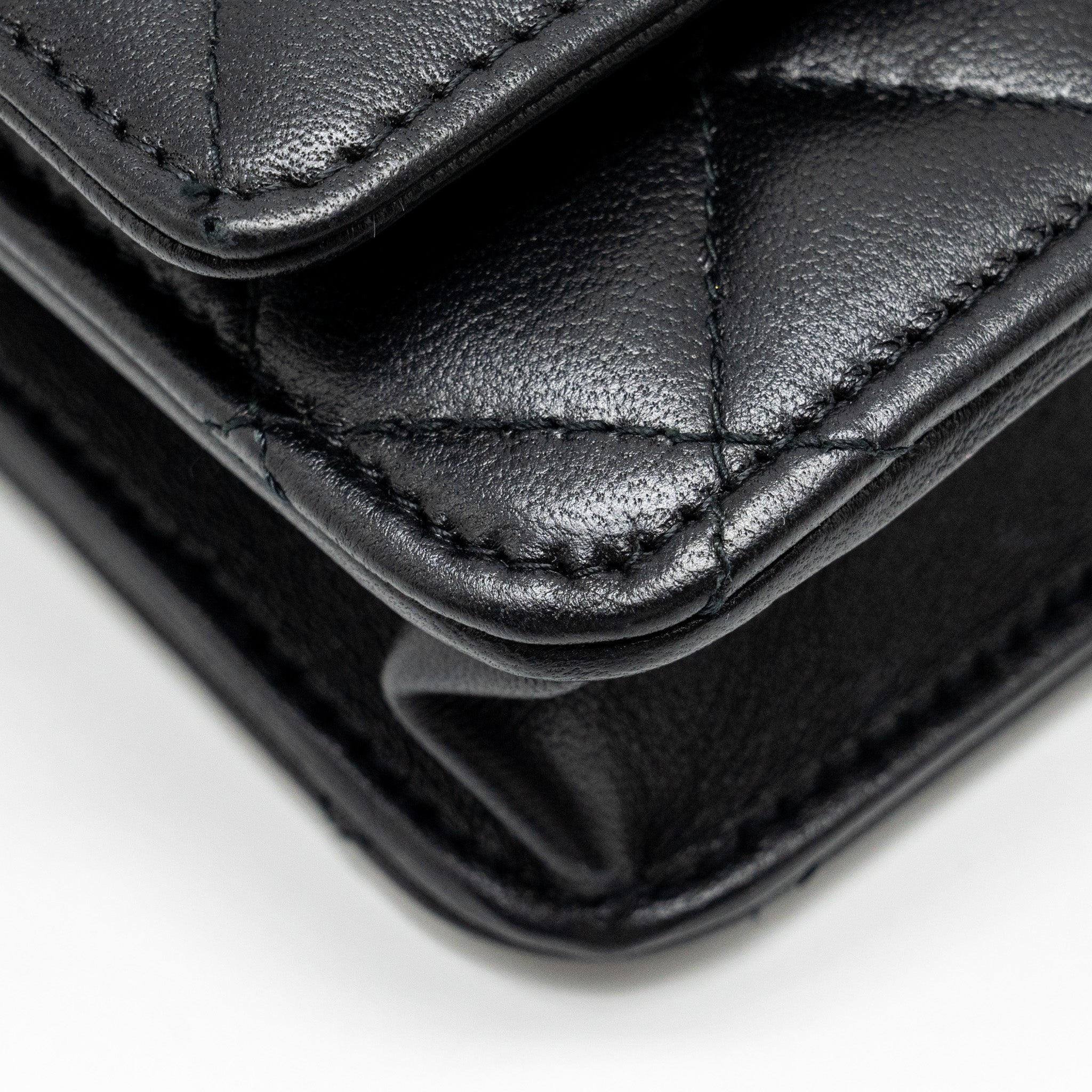 CHANEL WALLET ON CHAIN WITH PEARL CHAIN LAMBSKIN BLACK LGHW (MICROCHIP)