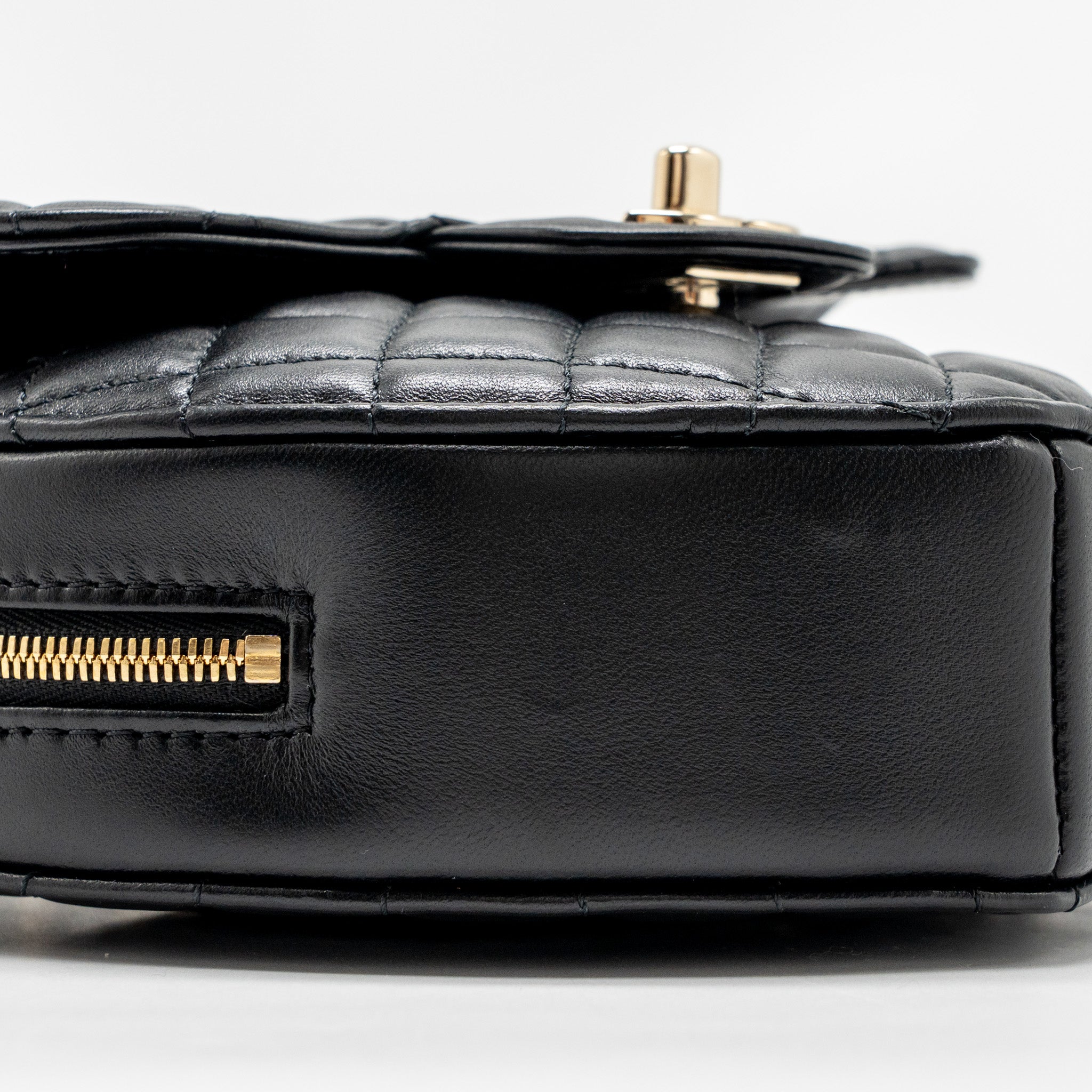 CHANEL 22S HEART BAG LAMBSKIN BLACK LGHW (MICROCHIP)