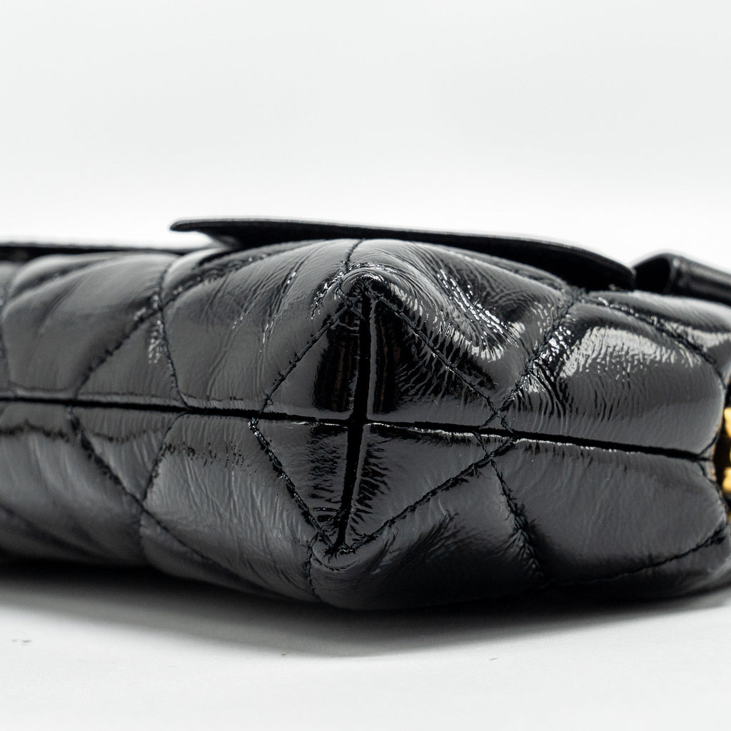 CHANEL 24A BOWKNOT CLUTCH WITH CHAIN PATENT CRUMPLED LAMBSKIN/SHINY LAMBSKIN BLACK GHW (MICROCHIP)