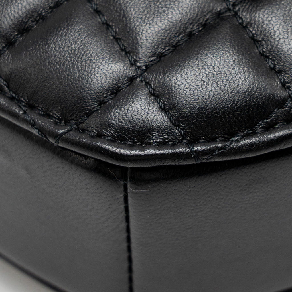 CHANEL 22S HEART BAG LAMBSKIN BLACK LGHW (MICROCHIP)