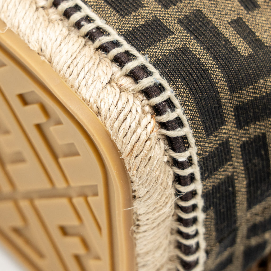 FENDI MINI MON TRESOR BUCKET BAG FF JACQUARD RAFFIA/FABRIC/CALFSKIN BROWN GHW