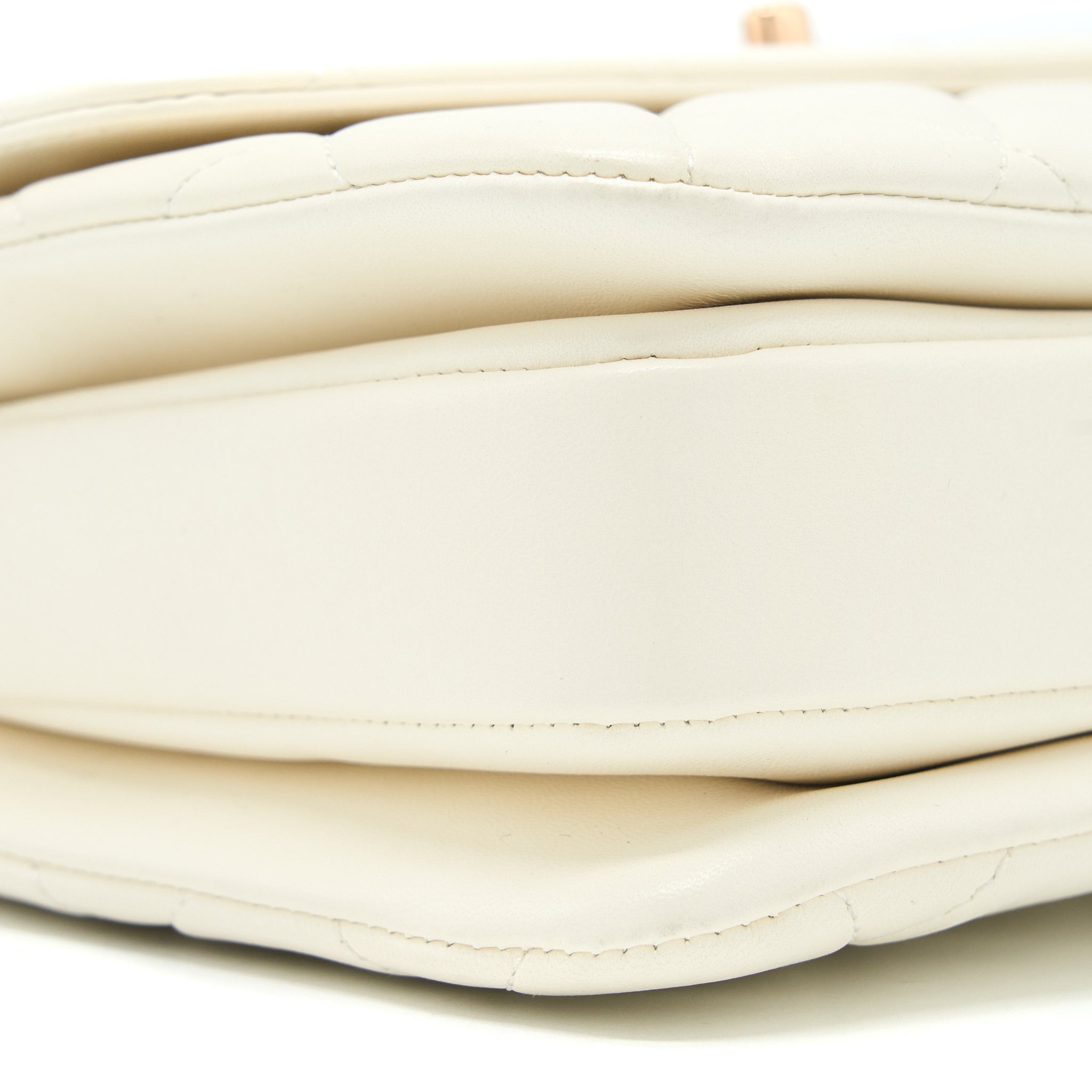 CHANEL SMALL TRENDY CC LAMBSKIN WHITE RGHW (MICROCHIP)