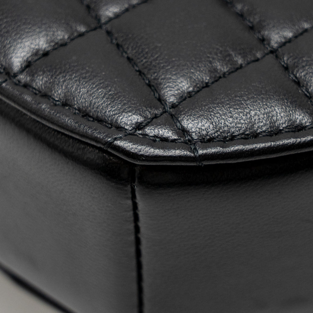 CHANEL 22S HEART BAG LAMBSKIN BLACK LGHW (MICROCHIP)