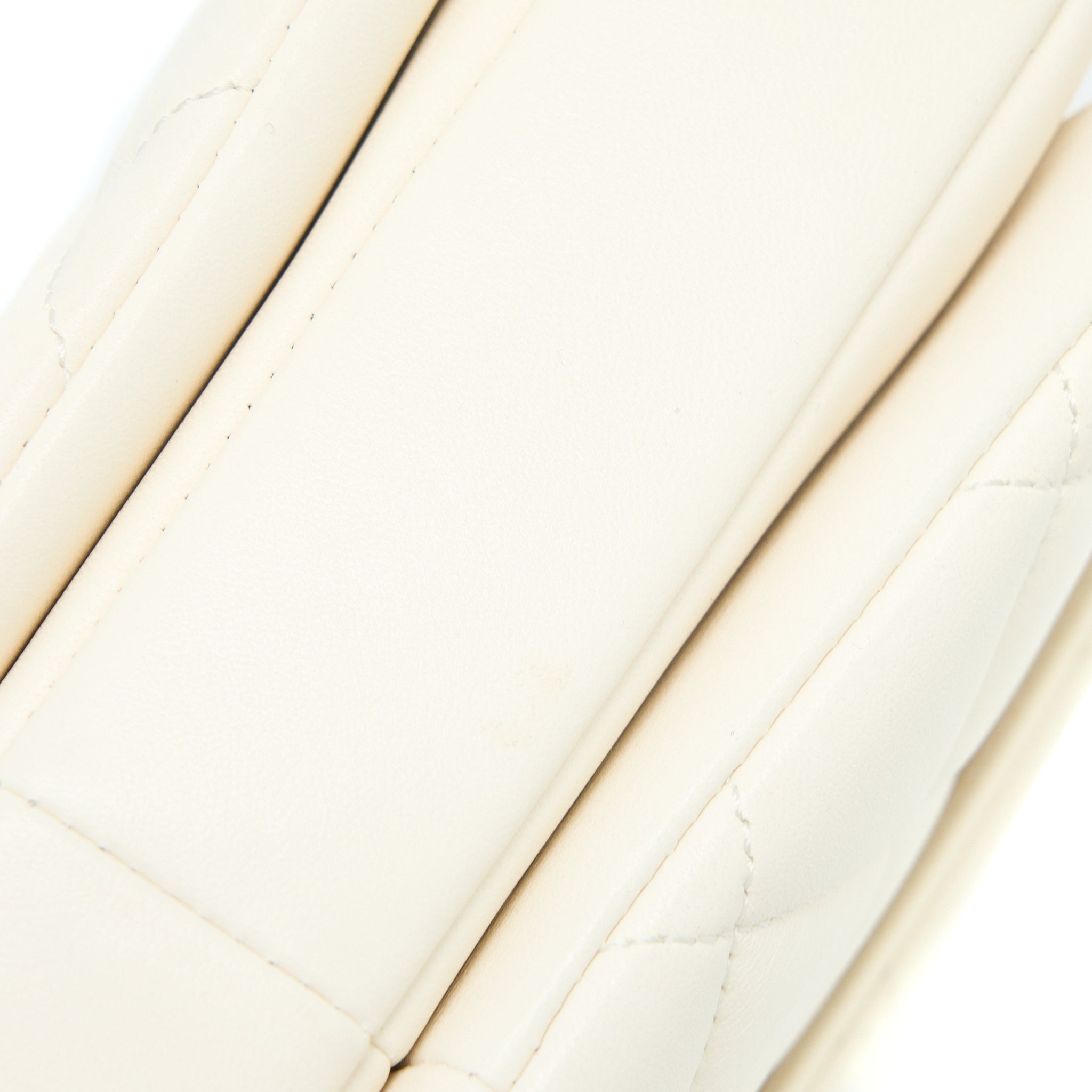 CHANEL SMALL TRENDY CC LAMBSKIN WHITE RGHW (MICROCHIP)