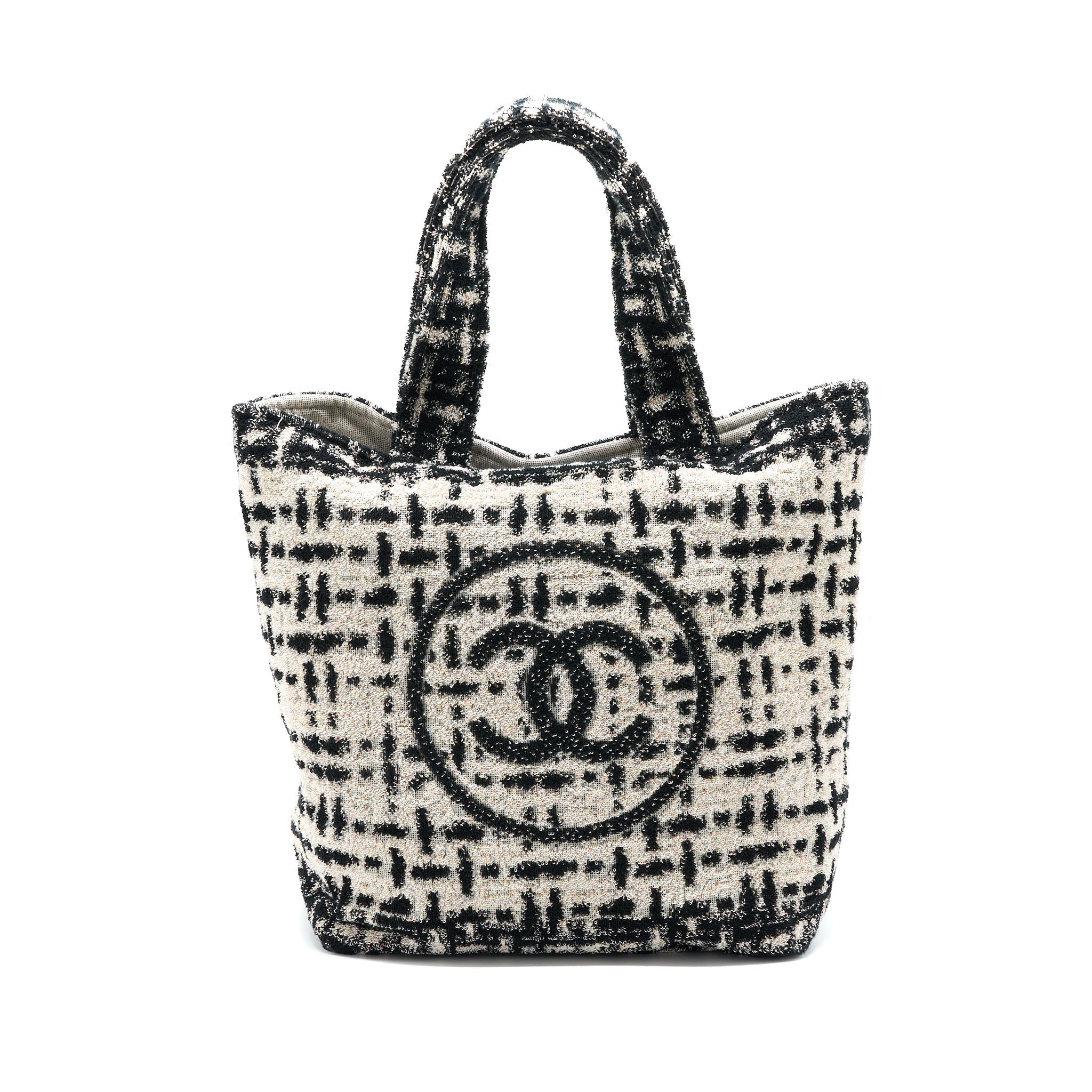 CHANEL 22K BEACH BAG WITH TOWEL BLACK/ECRU