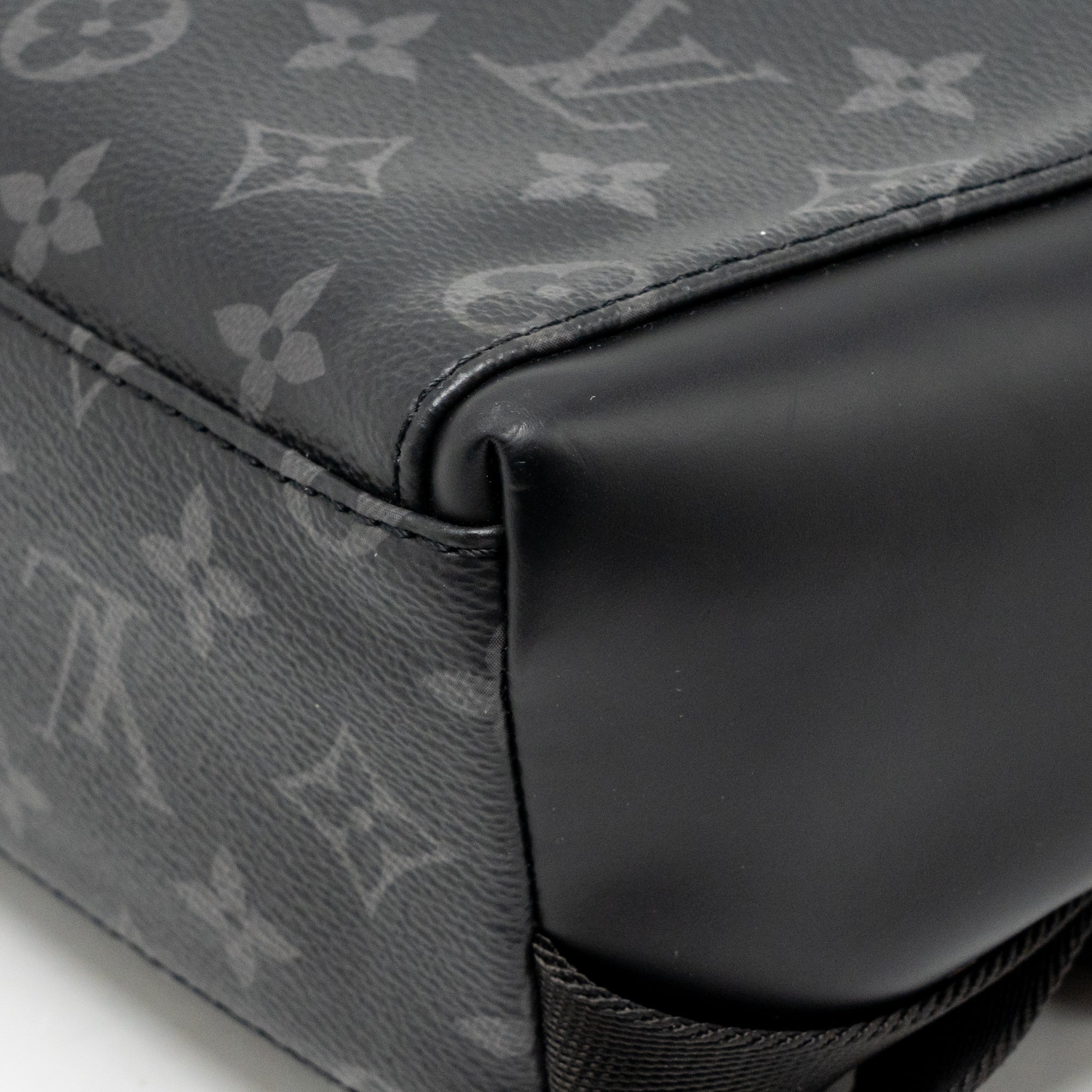 LOUIS VUITTON MESSENGER VOYAGER PM MONOGRAM ECLIPSE BLACK SHW