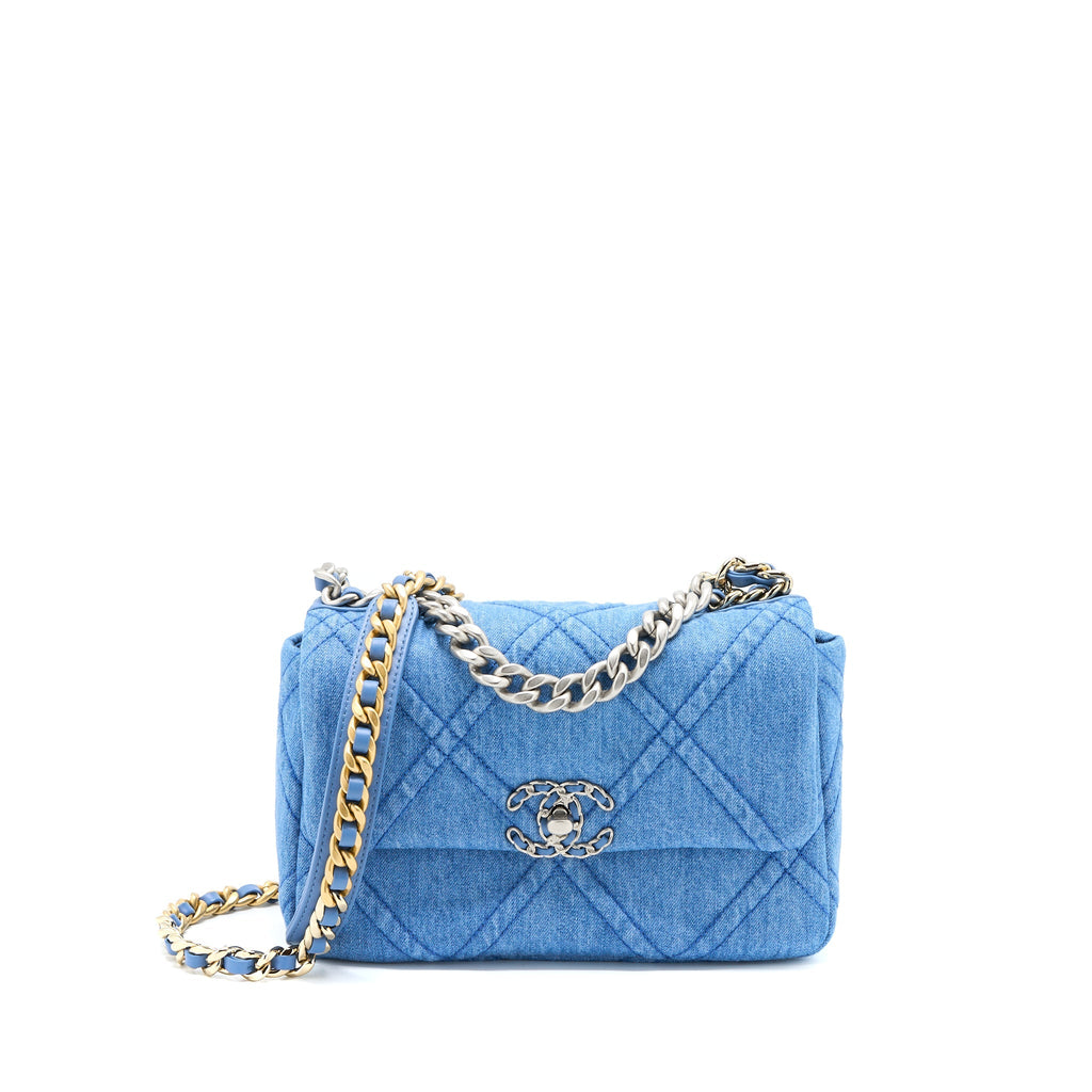 CHANEL 22P SMALL 19 BAG DENIM LIGHT BLUE MULTICOLOUR HARDWARE (MICROCHIP)