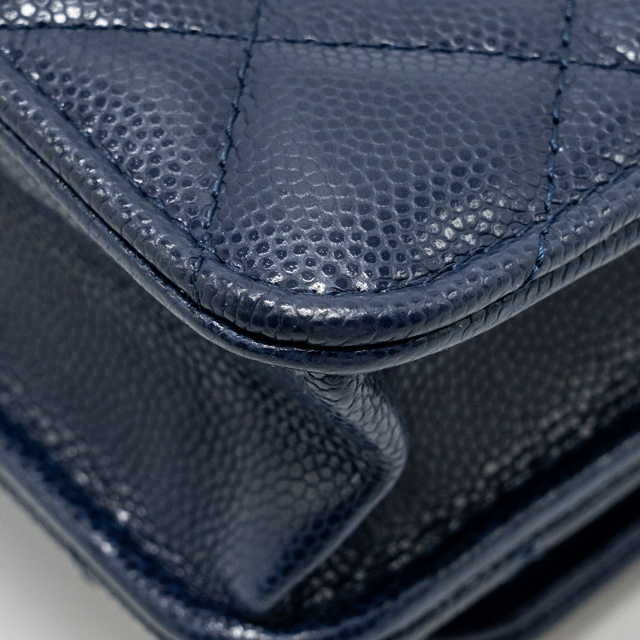 CHANEL 22A TWIST YOUR BUTTON WALLET ON CHAIN CAVIAR NAVY GHW (MICROCHIP)