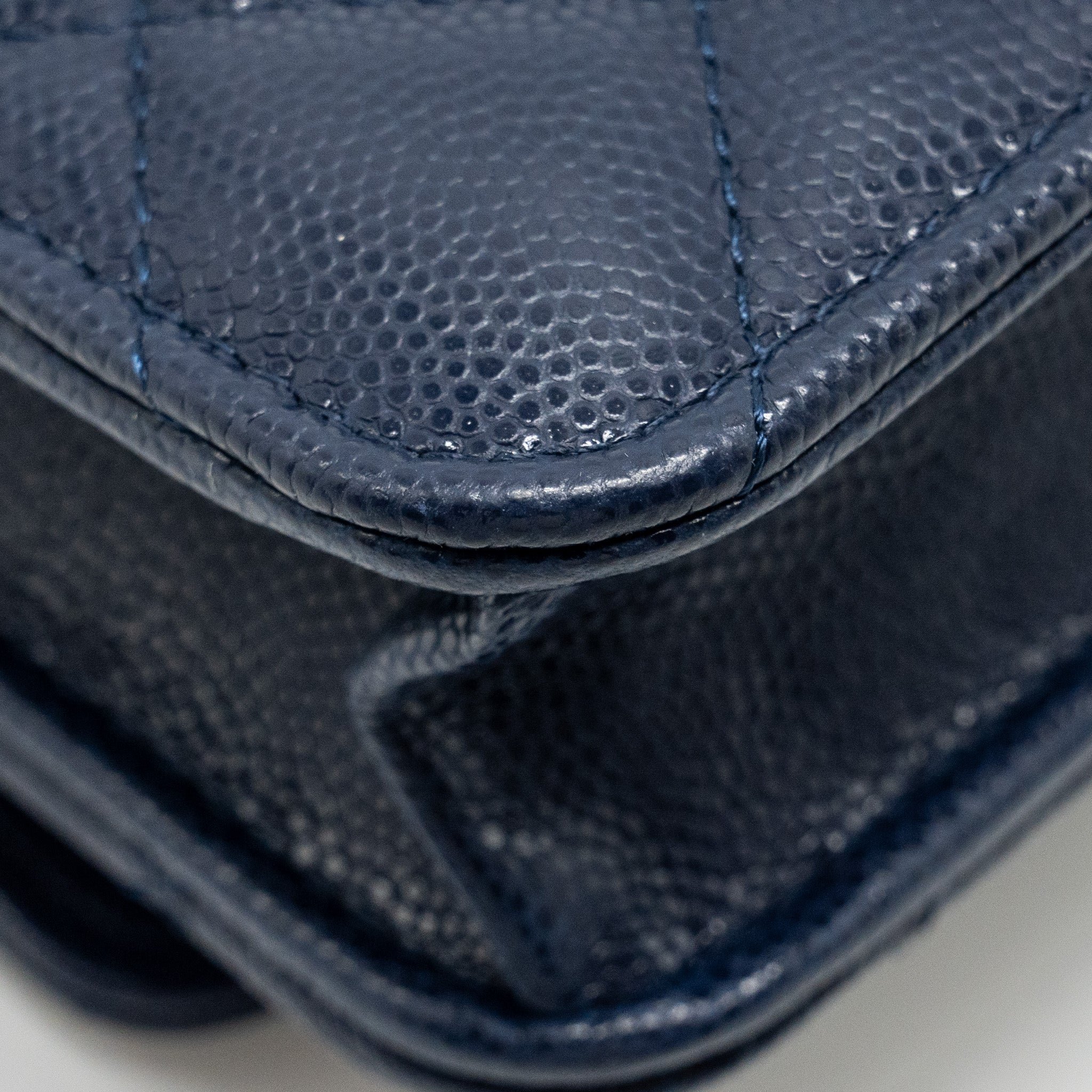 CHANEL 22A TWIST YOUR BUTTON WALLET ON CHAIN CAVIAR NAVY GHW (MICROCHIP)