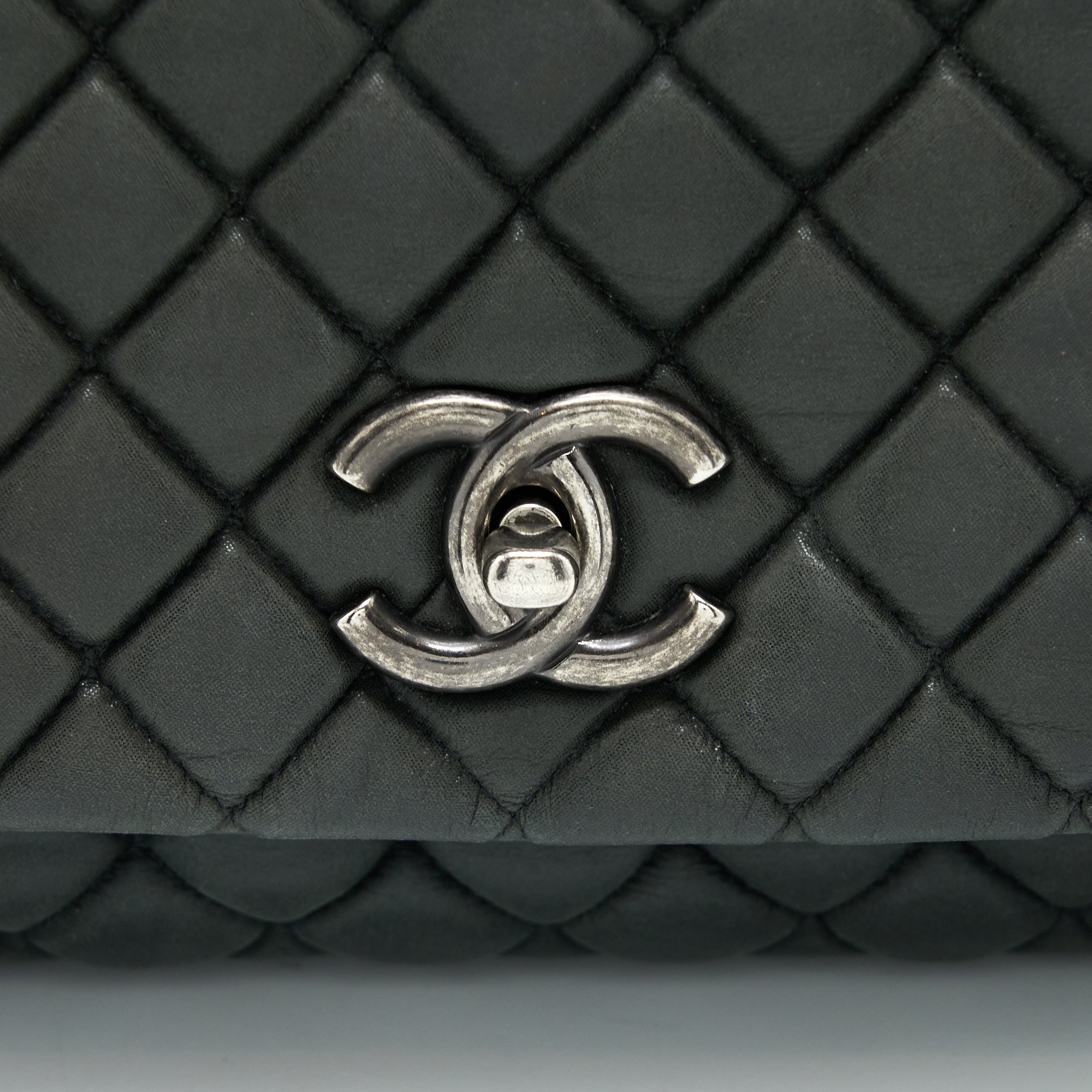 CHANEL QUILTED FLAP BAG IRIDESCENT CALFSKIN DARK GREEN RUTHENIUM SHW