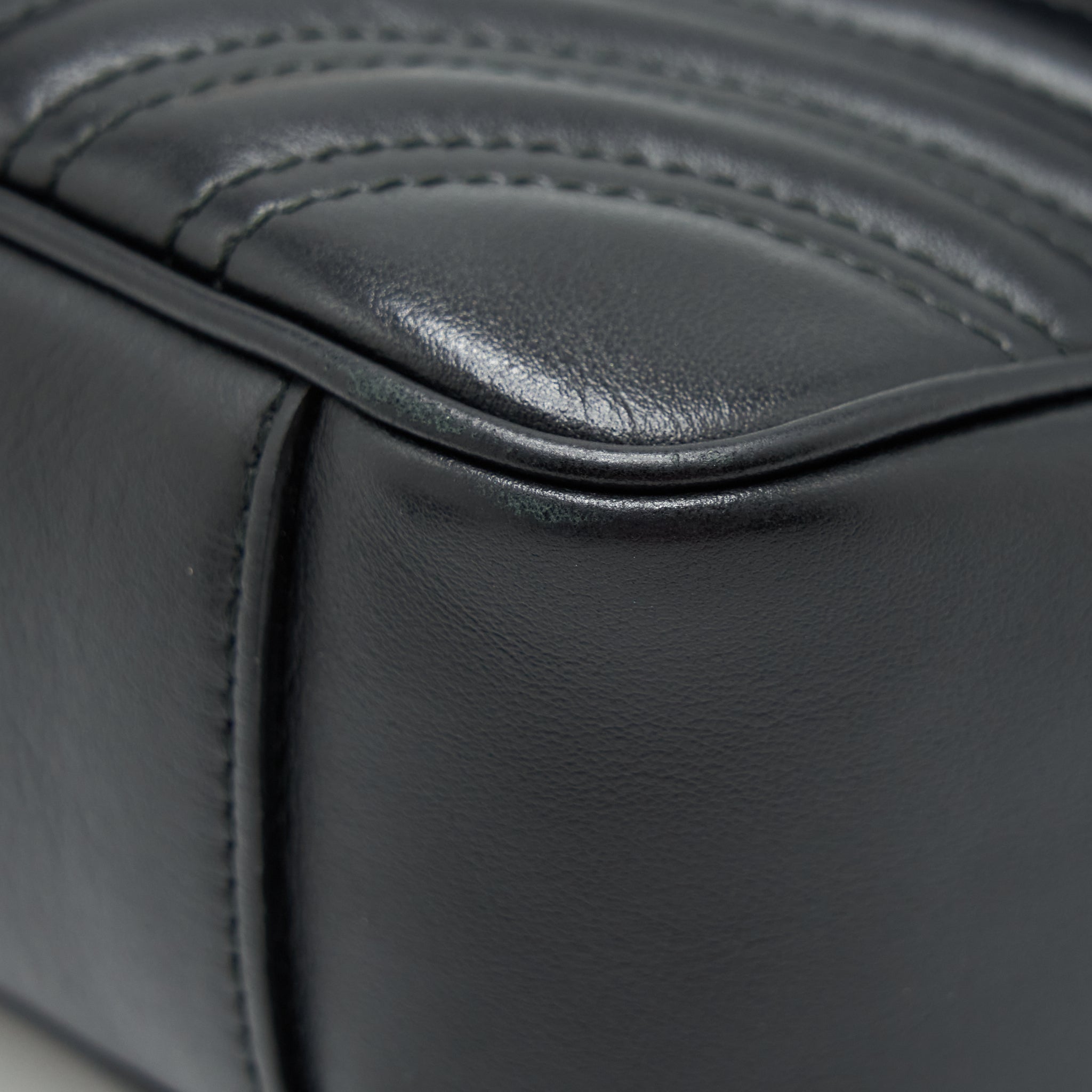 GUCCI SMALL GG MARMONT BAG BLACK GHW
