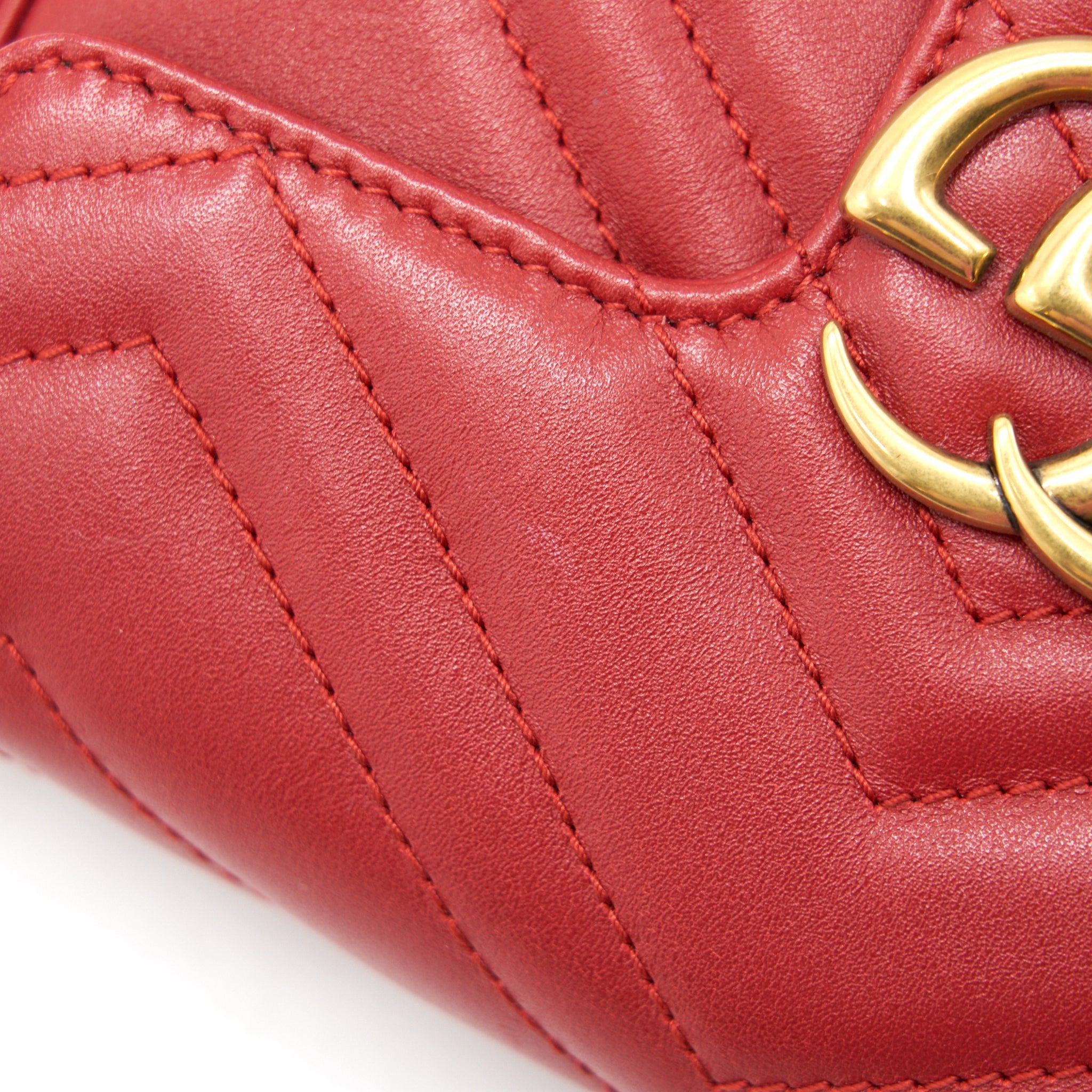 GUCCI GG MARMONT SUPER MINI LEATHER BAG RED