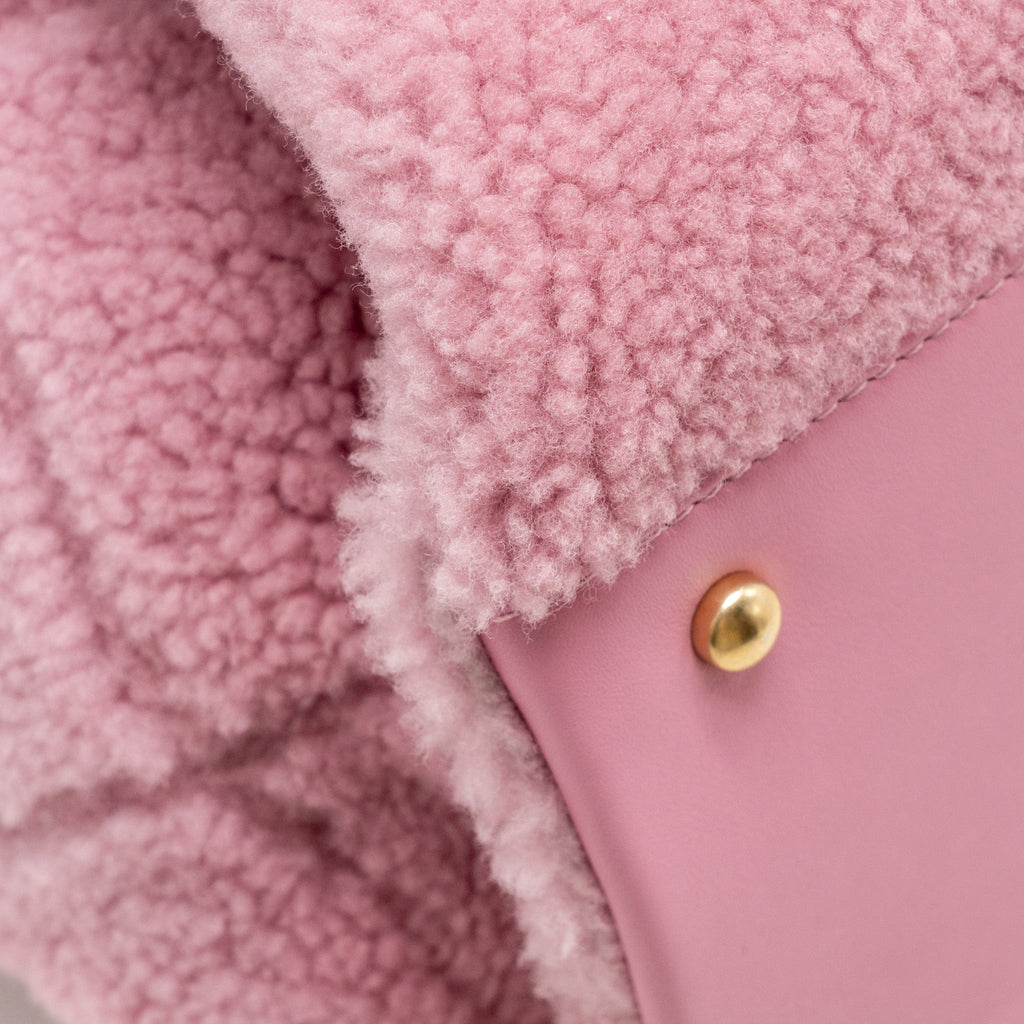 CHANEL 22A DEAUVILLE TOTE SHEARLING LAMBSKIN PINK GHW (MICROCHIP)