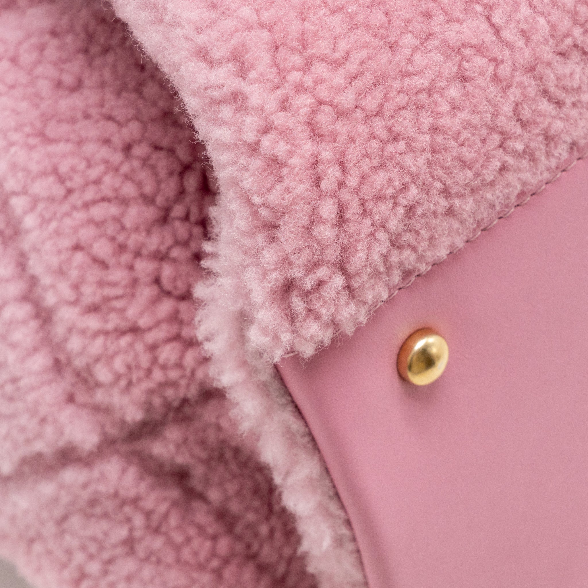 CHANEL 22A DEAUVILLE TOTE SHEARLING LAMBSKIN PINK GHW (MICROCHIP)