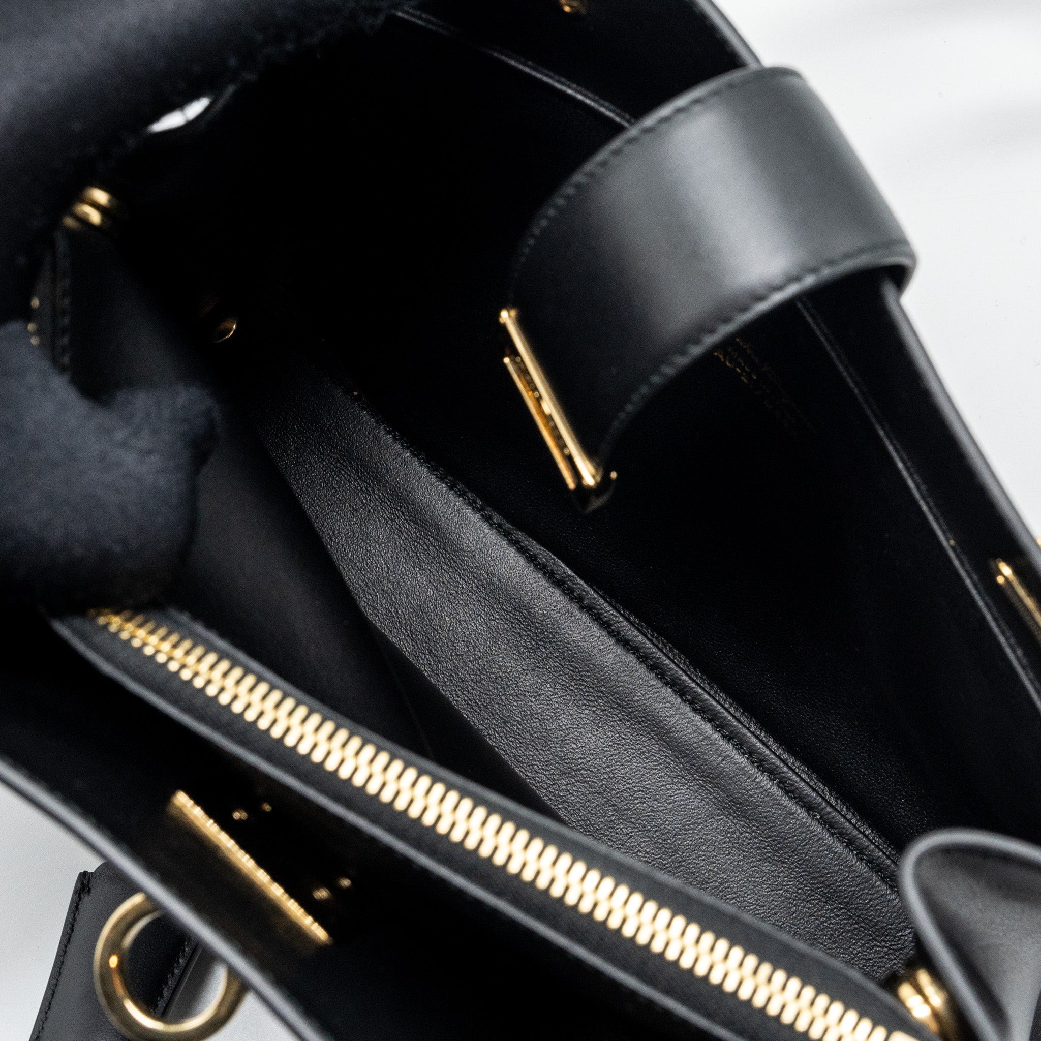 SALVATORE FERRAGAMO TOTE BAG CALFSKIN BLACK GHW