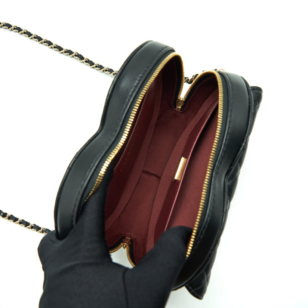 CHANEL 22S HEART BAG LAMBSKIN BLACK LGHW (MICROCHIP)