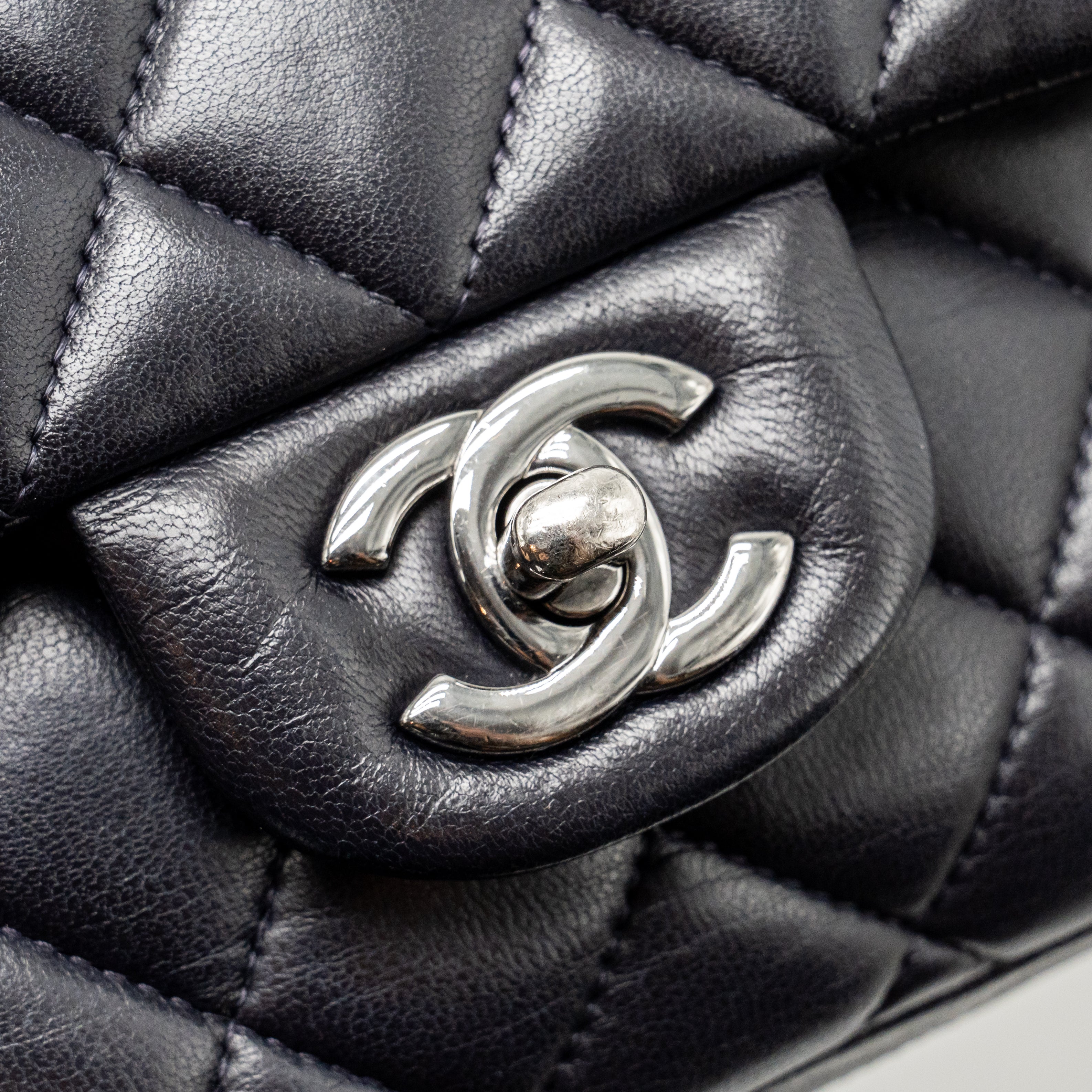 CHANEL MEDIUM CLASSIC DOUBLE FLAP BAG LAMBSKIN DARK BLUE SHW