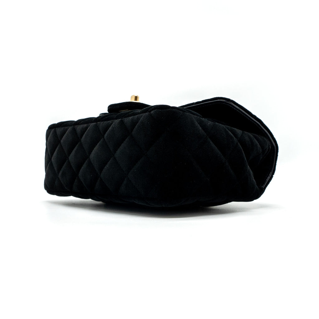 CHANEL 22B CHANEL ON CHAINS SQUARE FLAP BAG VELVET BLACK GHW (MICROCHIP)