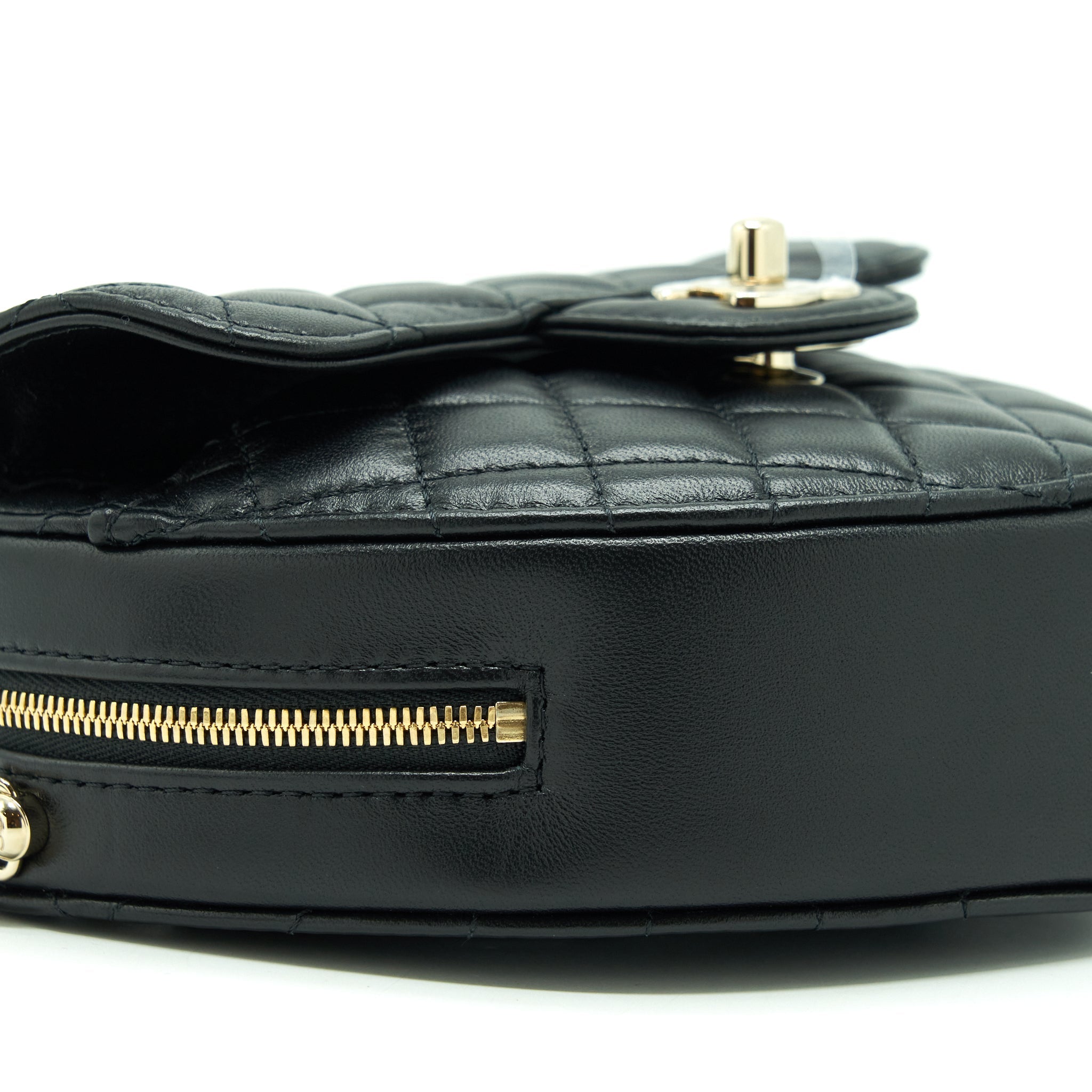 CHANEL 22S HEART BAG LAMBSKIN BLACK LGHW (MICROCHIP)